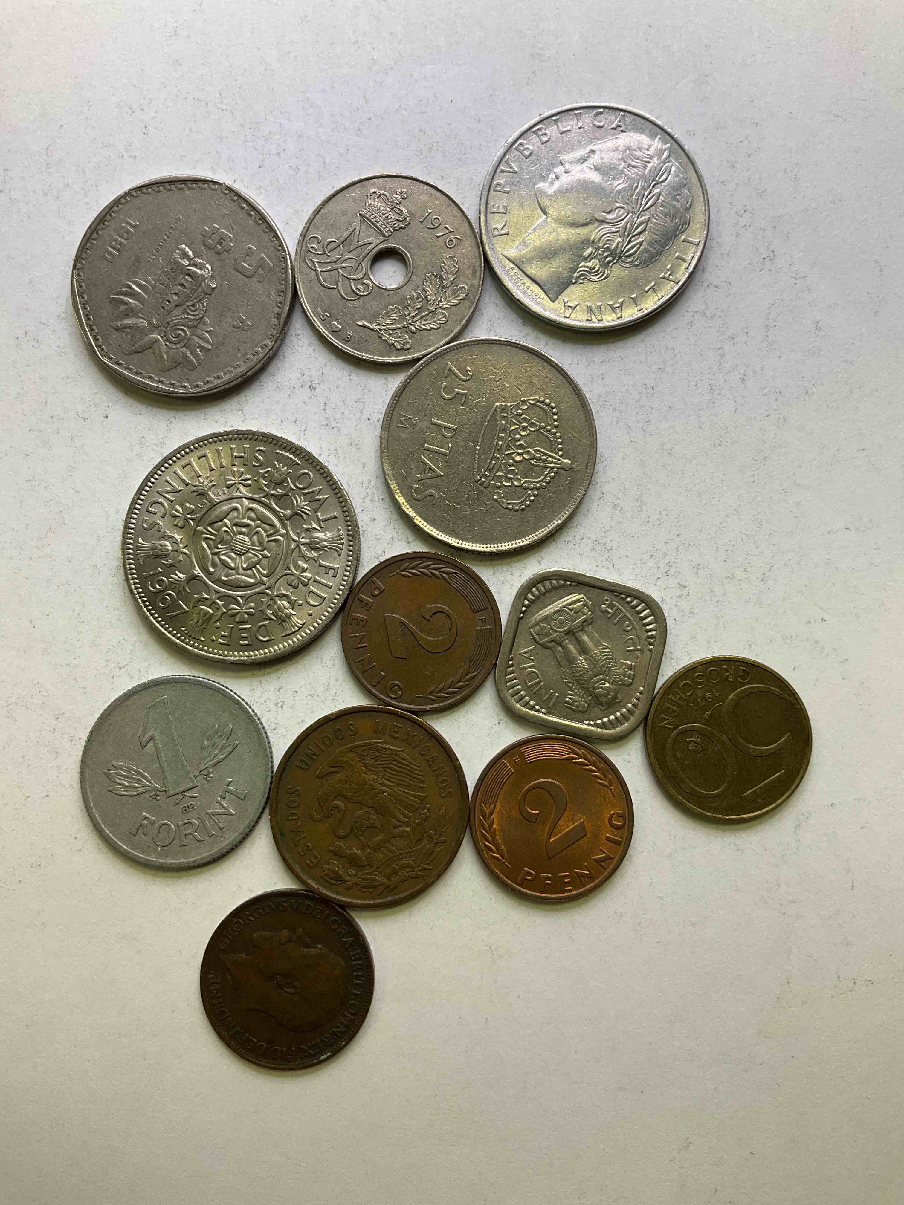 World Coins, Antique & Vintage! Many Different Years, Countries & Exotic Places. This Cool Collection Of Antique Coins From Around The World Is Loads Of Fun! Have Fun Identifying Each Coin & Country As A great Educational Tool! A Great Investment Too!