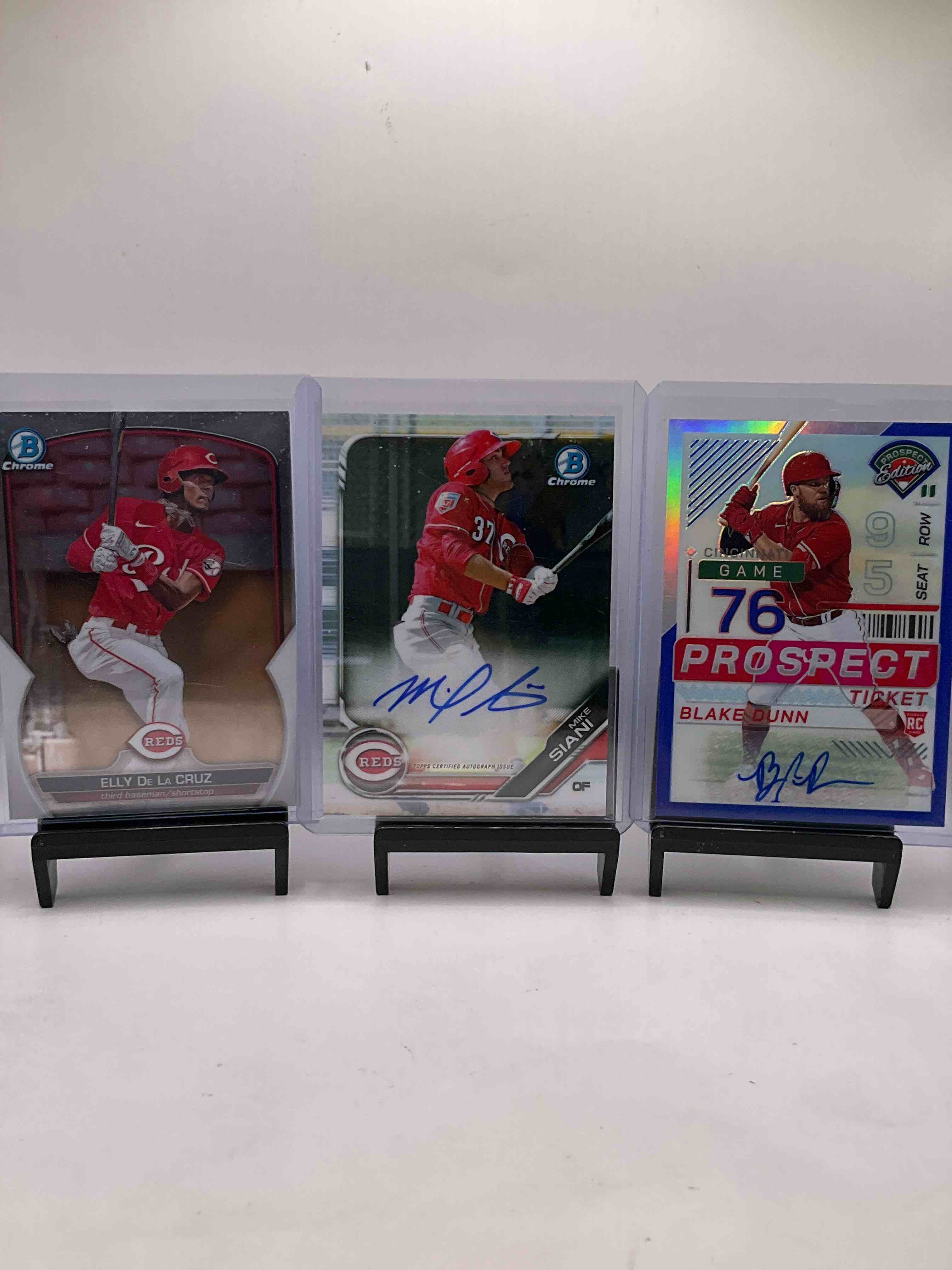 Insane Reds Craziness! Two Rookie Signature Cards! What!? Along With Bowman Chrome Elly De La Cruz Rookie Card! Mike Siani Signed Rookie & Blake Dunn Signed Rookie, Paired With Many Reds Stars! 25 Card Craziness!