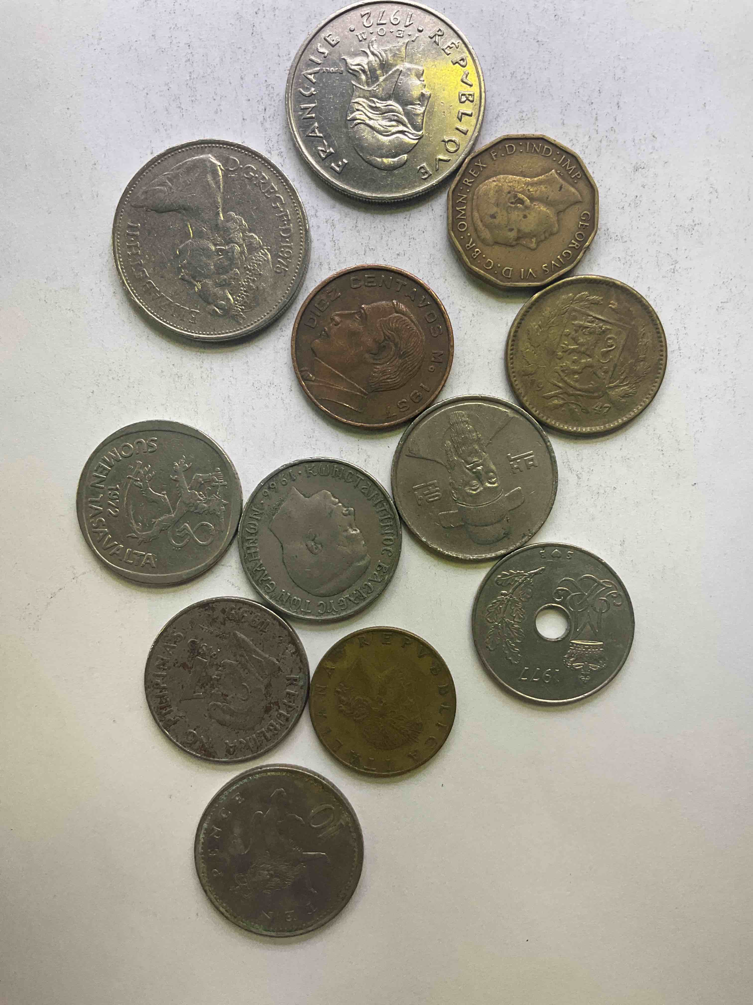 World Coins, Antique & Vintage! Many Different Years, Countries & Exotic Places. This Cool Collection Of Antique Coins From Around The World Is Loads Of Fun! Have Fun Identifying Each Coin & Country As A great Educational Tool! A Great Investment Too!