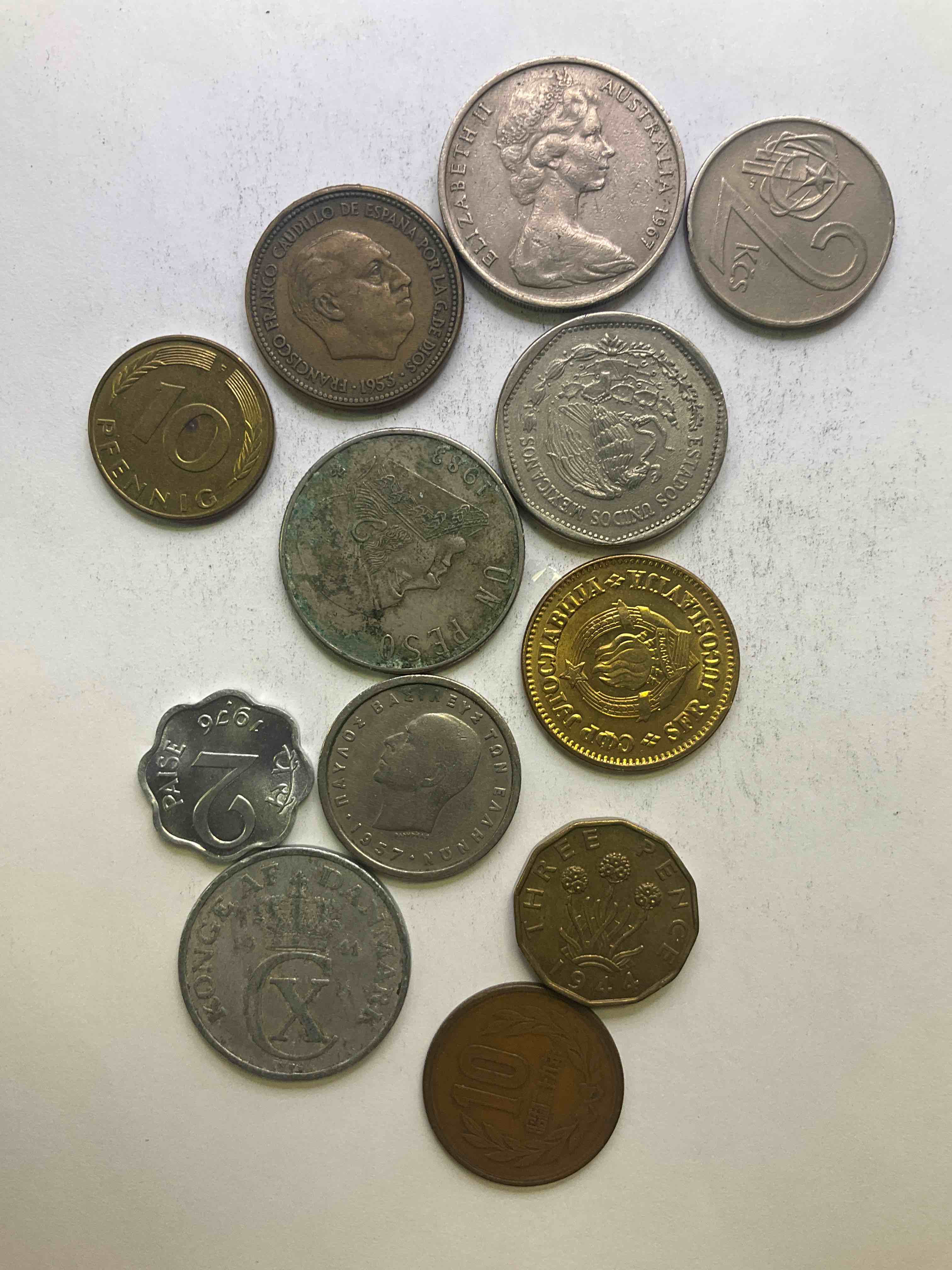 World Coins, Antique & Vintage! Many Different Years, Countries & Exotic Places. This Cool Collection Of Antique Coins From Around The World Is Loads Of Fun! Have Fun Identifying Each Coin & Country As A great Educational Tool! A Great Investment Too!