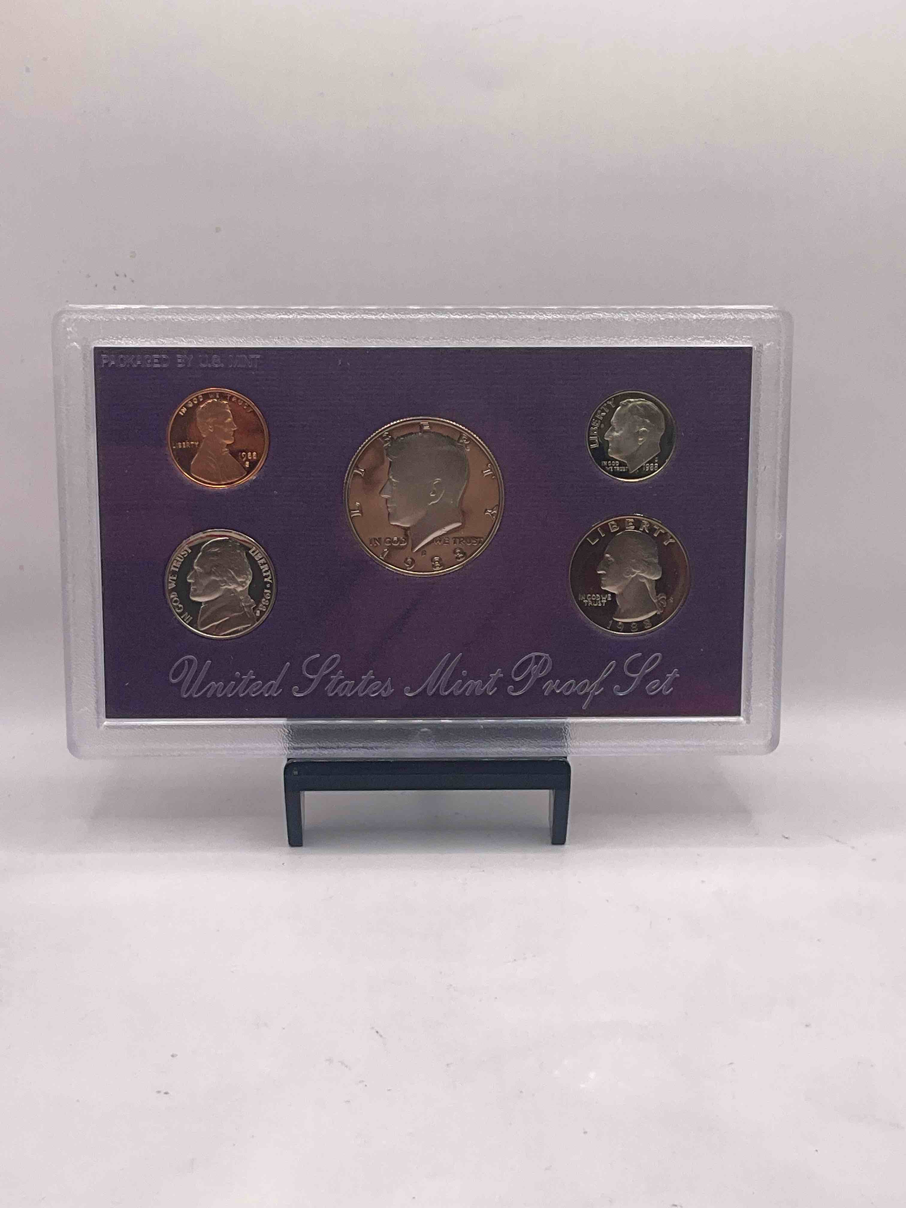 1988 Uncirculated U.S. Mint Set! This Gorgeous Mint Set Features Each U.S. Coin Minted in 1988 In Uncirculated Condition, Mounted In A Beautiful Display & Case Direct From The U.S. Mint! Own An Awesome Investment & Incredible Piece Of U.S. History! Also Makes For An Awesome Gift!