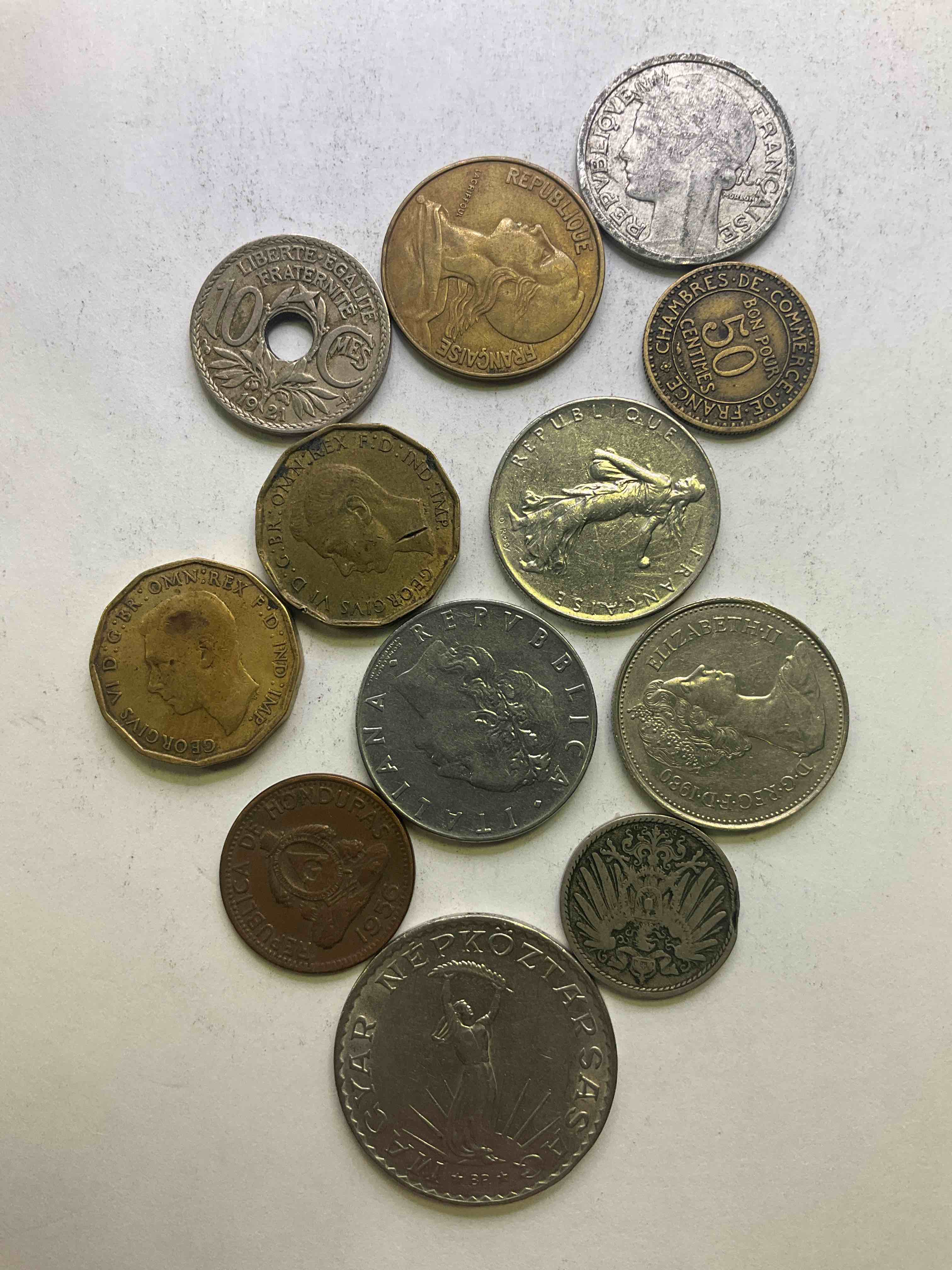 World Coins, Antique & Vintage! Many Different Years, Countries & Exotic Places. This Cool Collection Of Antique Coins From Around The World Is Loads Of Fun! Have Fun Identifying Each Coin & Country As A great Educational Tool! A Great Investment Too!