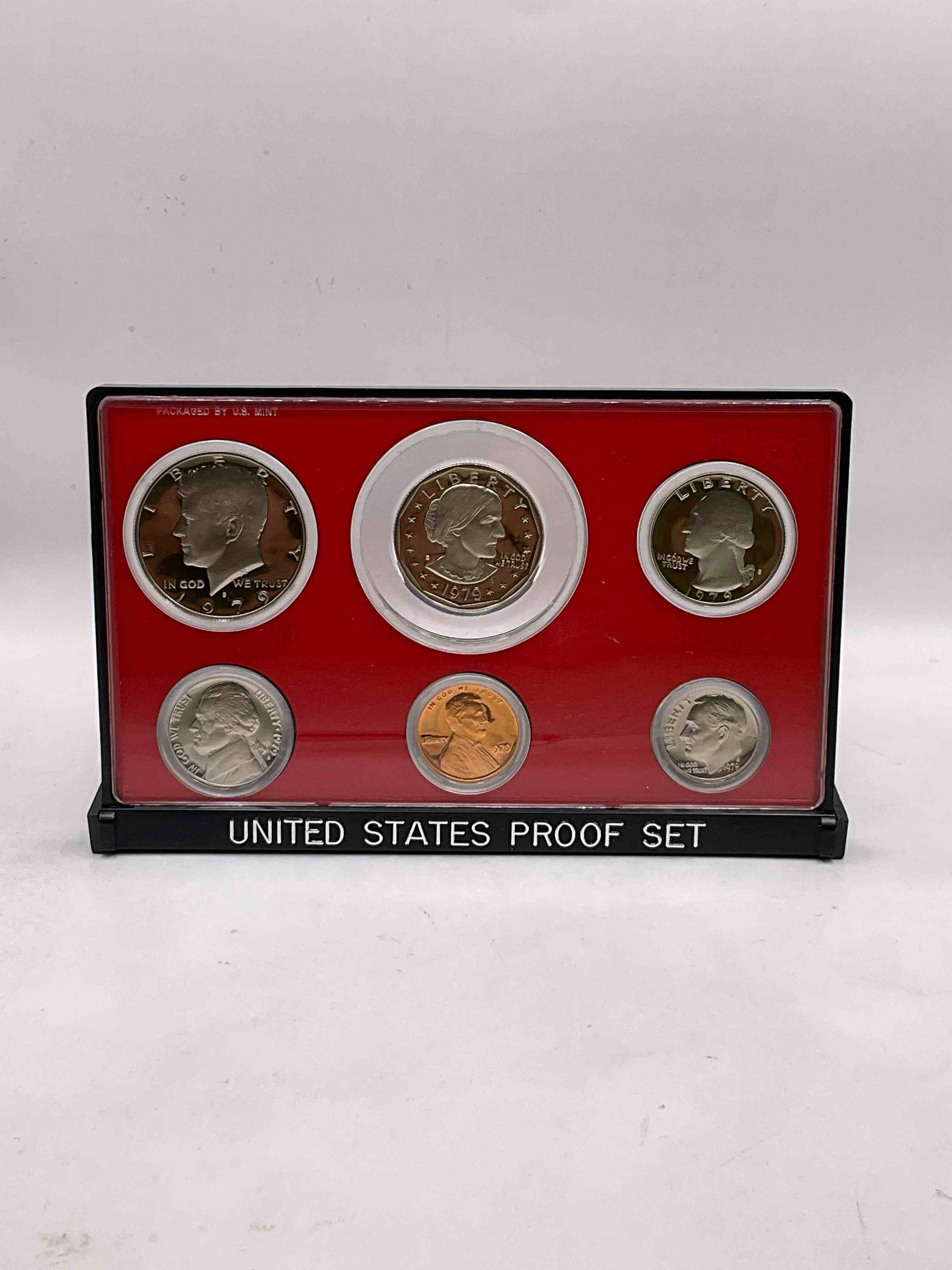 1979 Uncirculated U.S. Mint Set! This Gorgeous Mint Set Features Each U.S. Coin Minted in 1979 In Uncirculated Condition, Mounted In A Beautiful Display & Case Direct From The U.S. Mint! Own An Awesome Investment & Incredible Piece Of U.S. History! Also Makes For An Awesome Gift!