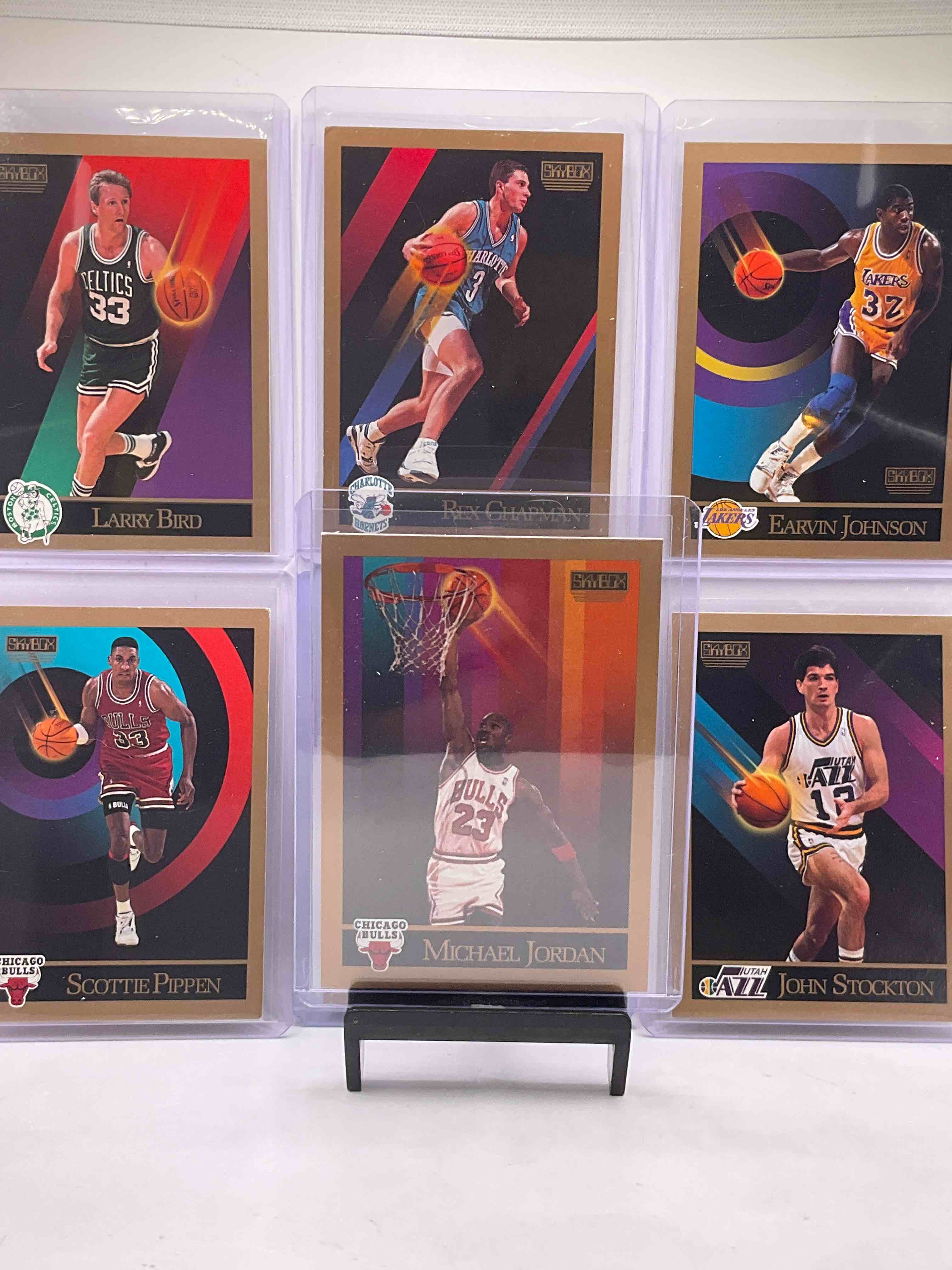 1990 Skybox Basketball! All Star & Base Card Combo! The BEST Cards From The Year! Michael Jordan, Scottie Pippen, Larry Bird, Magic Johnson, Charles Barkley & So Many More! 50 Card Lot! All Stars, Hall Of Famers, Champions & More, The Perfect Mix Of Miscellaneous ‘90 Skybox Variety! 
