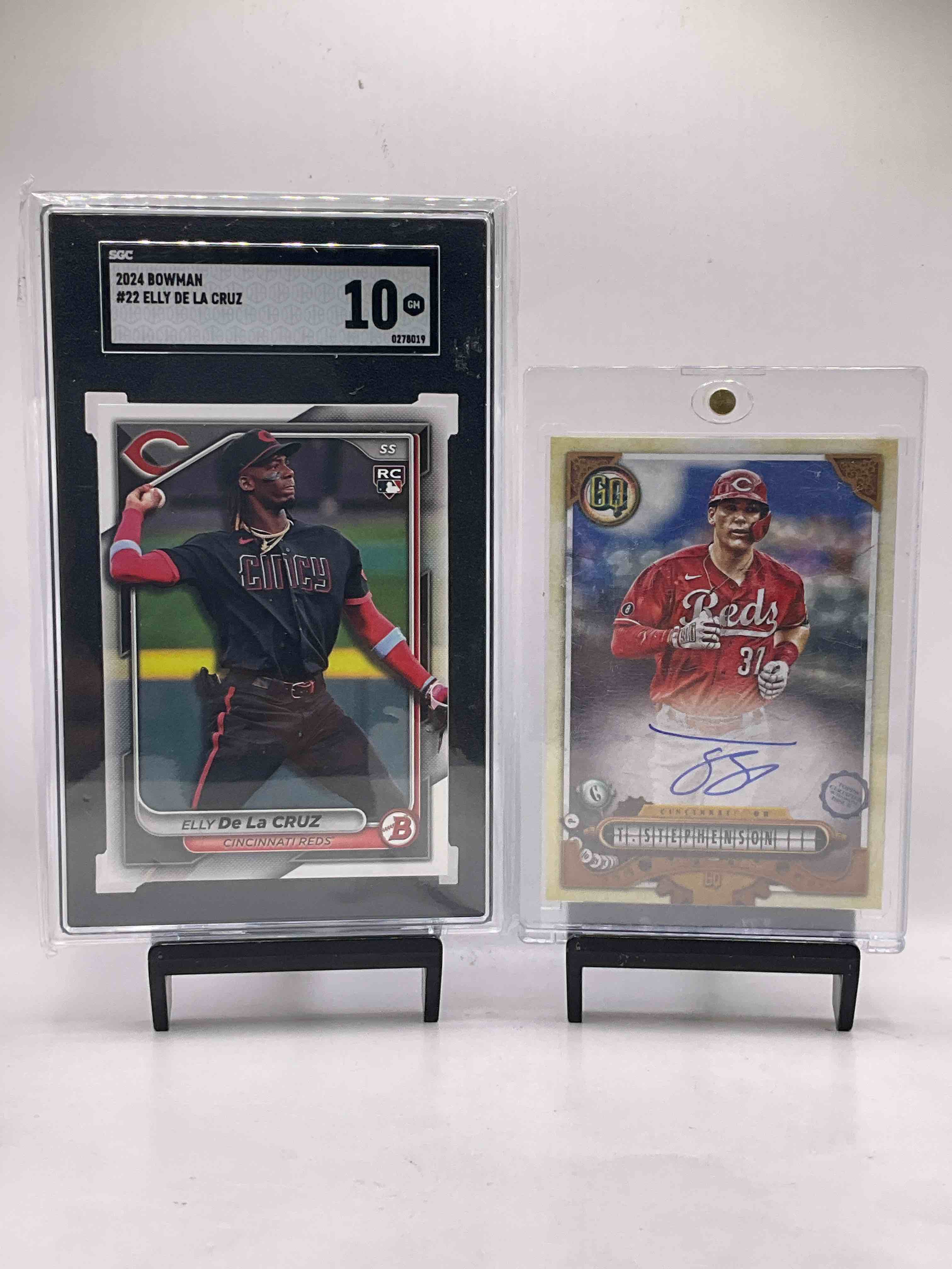 Whoa! Reds Galore! Elly De La Cruz Perfect Condition Gem Mint 10 Rookie Card, Tyler Stephenson Signed GQ Autograph Guaranteed By Topps, Along With Many Vintage & New Reds! Larkin, Cruz, Stephenson, Greene & More! Red Extravaganza!