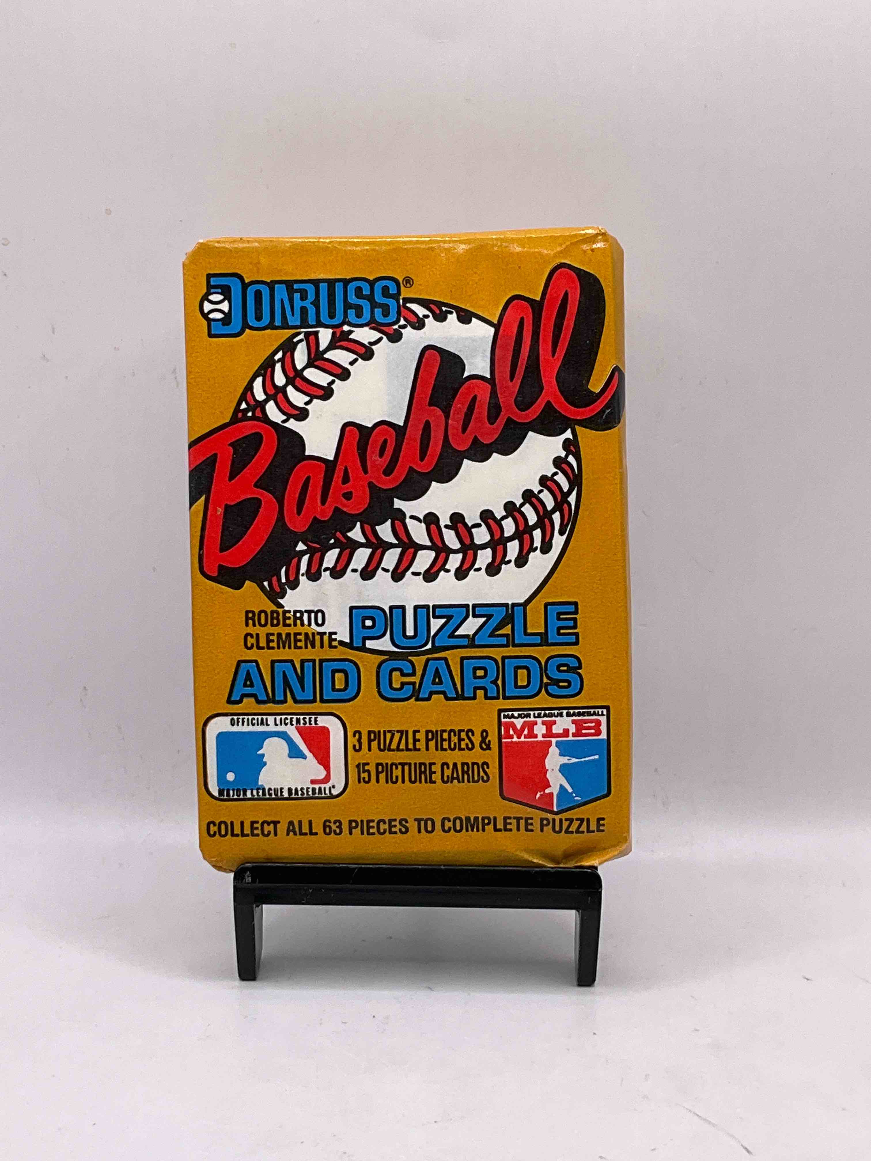 Absolutely Fully Loaded! 1987 Donruss Baseball Unopened Collectible Sports Trading Card Wax Pack, Direct From Original Retail Case. This Year Is Loaded With Rookies! Search For Rookies From Greg Maddox (PSA 10 Value $200+), Barry Bonds (PSA 10 Value $150+), Bo Jackson (PSA 10 Value $175+), Mark McGwire Rated Rookie & More! These Packs Are Drying Up & Getting Very Hard To Find!