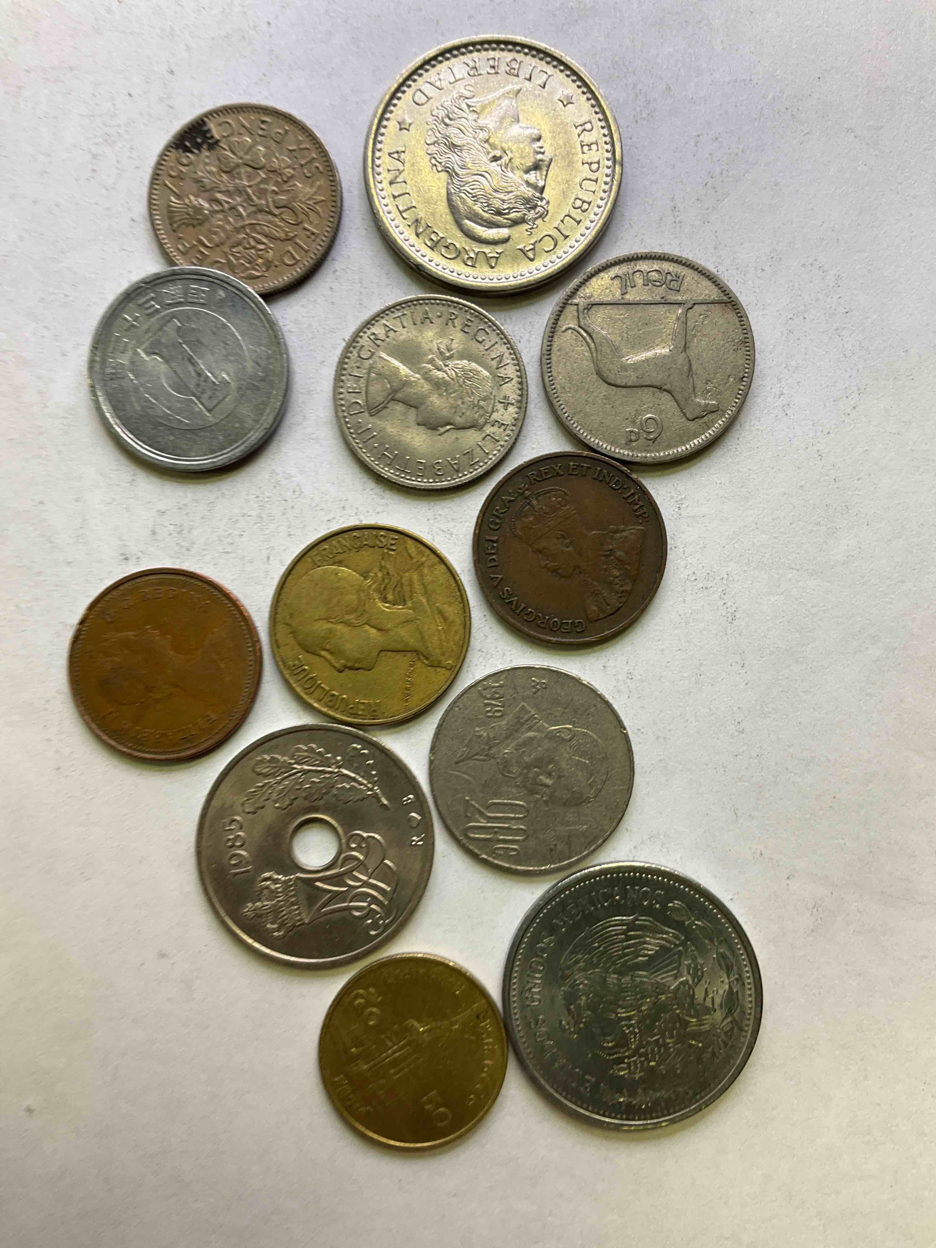 World Coins, Antique & Vintage! Many Different Years, Countries & Exotic Places. This Cool Collection Of Antique Coins From Around The World Is Loads Of Fun! Have Fun Identifying Each Coin & Country As A great Educational Tool! A Great Investment Too!