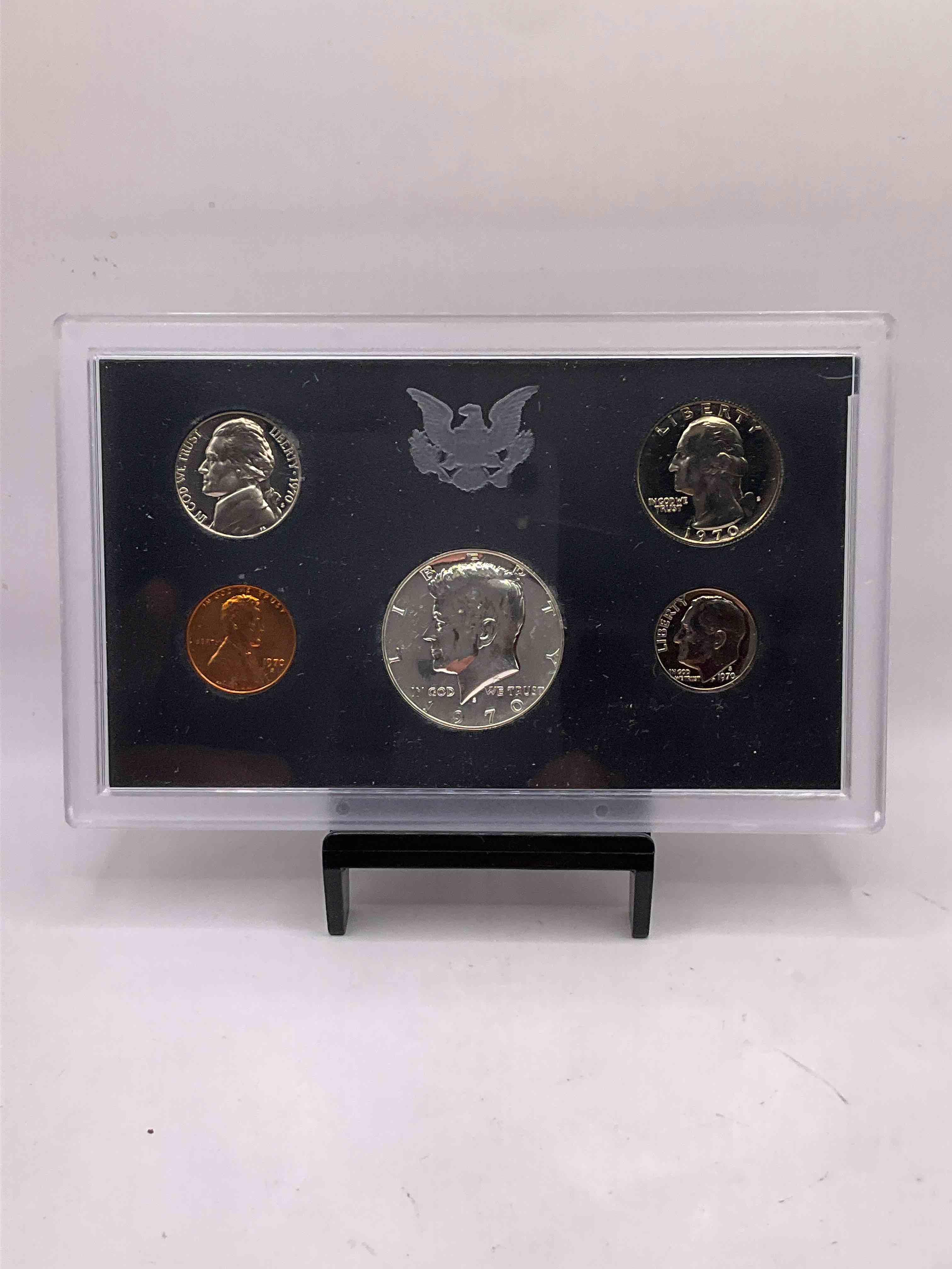 1970 Uncirculated U.S. Mint Set! This Gorgeous Mint Set Features Each U.S. Coin Minted in 1970 In Uncirculated Condition, Mounted In A Beautiful Display & Case Direct From The U.S. Mint! Own An Awesome Investment & Incredible Piece Of U.S. History! Also Makes For An Awesome Gift!