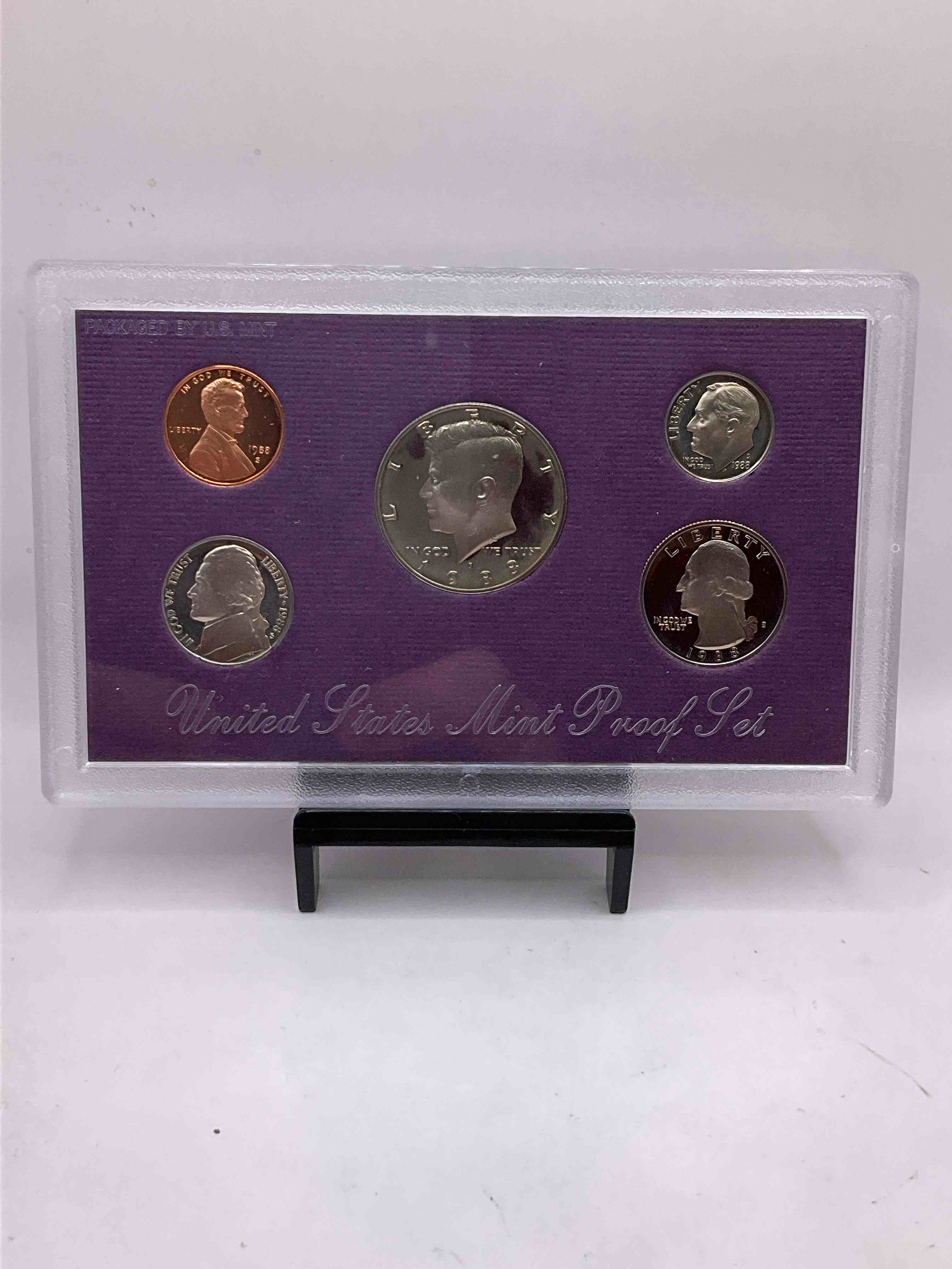 1988 Uncirculated U.S. Mint Set! This Gorgeous Mint Set Features Each U.S. Coin Minted in 1988 In Uncirculated Condition, Mounted In A Beautiful Display & Case Direct From The U.S. Mint! Own An Awesome Investment & Incredible Piece Of U.S. History! Also Makes For An Awesome Gift!