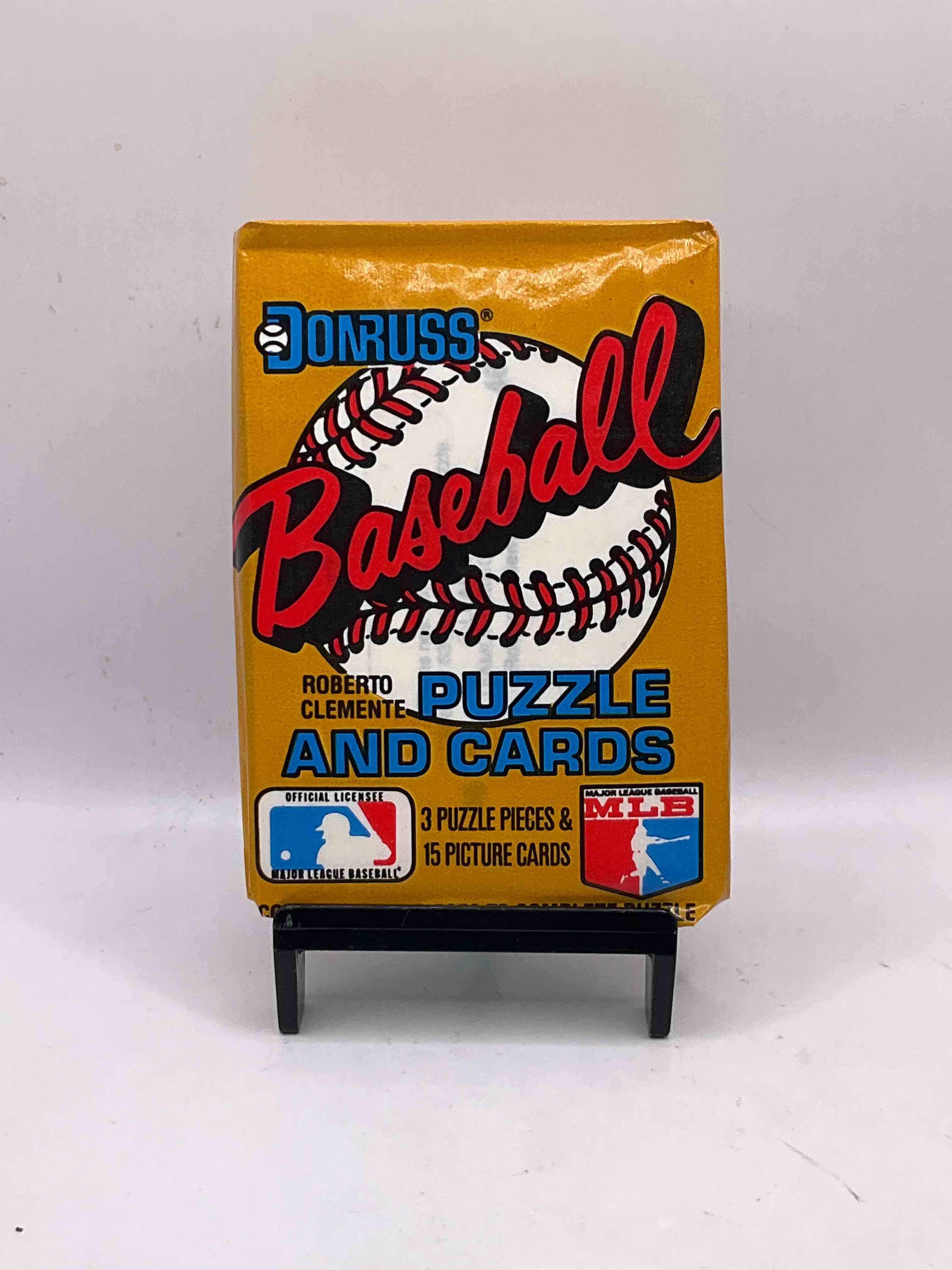 Absolutely Fully Loaded! 1987 Donruss Baseball Unopened Collectible Sports Trading Card Wax Pack, Direct From Original Retail Case. This Year Is Loaded With Rookies! Search For Rookies From Greg Maddox (PSA 10 Value $200+), Barry Bonds (PSA 10 Value $150+), Bo Jackson (PSA 10 Value $175+), Mark McGwire Rated Rookie & More! These Packs Are Drying Up & Getting Very Hard To Find!