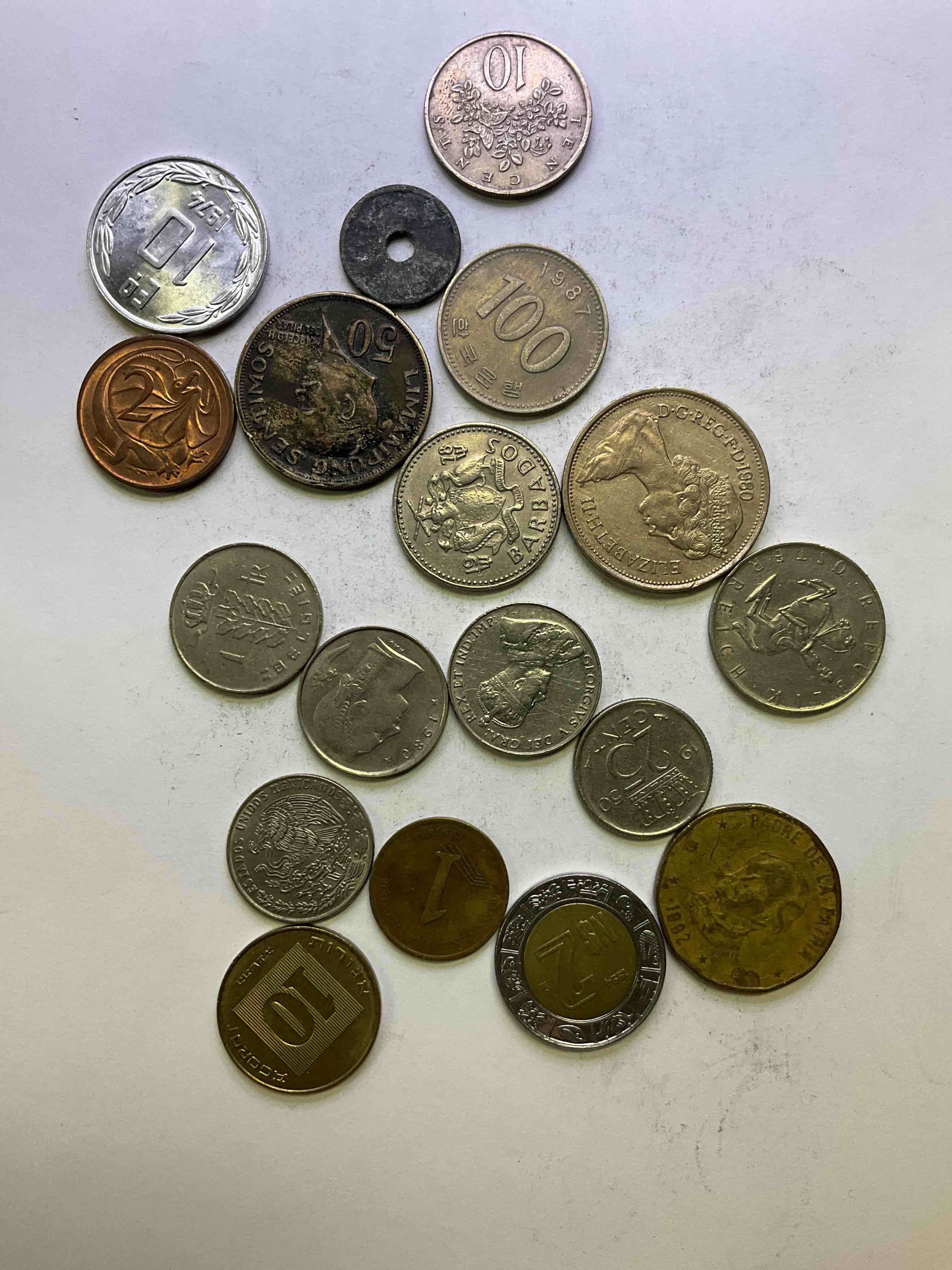 World Coins, Antique & Vintage! Each Lot Unique! Many Different Years, Countries, Sizes & Exotic Places. This Cool Collection Of Antique Coins From Around The World Is Loads Of Fun! Have Fun Identifying Each Coin & Country As A great Educational Tool! A Great Investment Too!