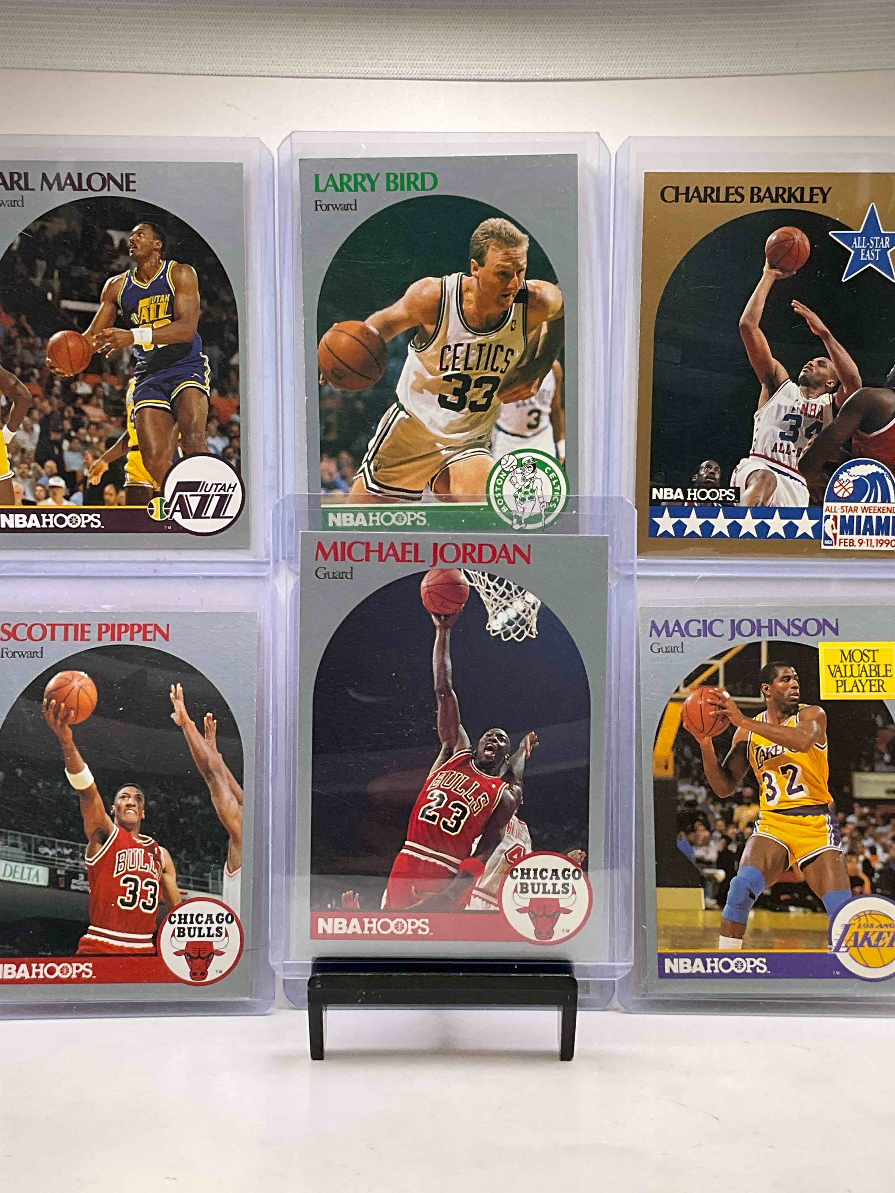 1990 Basketball! 1990 NBA Hoops Card Combo! The BEST Cards From The Year! Michael Jordan, Larry Bird, Magic Johnson, Scottie Pippen, Karl Malone,Charles Barkley & So Many More! 50 Card Lot! All Stars, Hall Of Famers, Champions & More, The Perfect Mix Of Miscellaneous ‘90 Hoops Variety! 