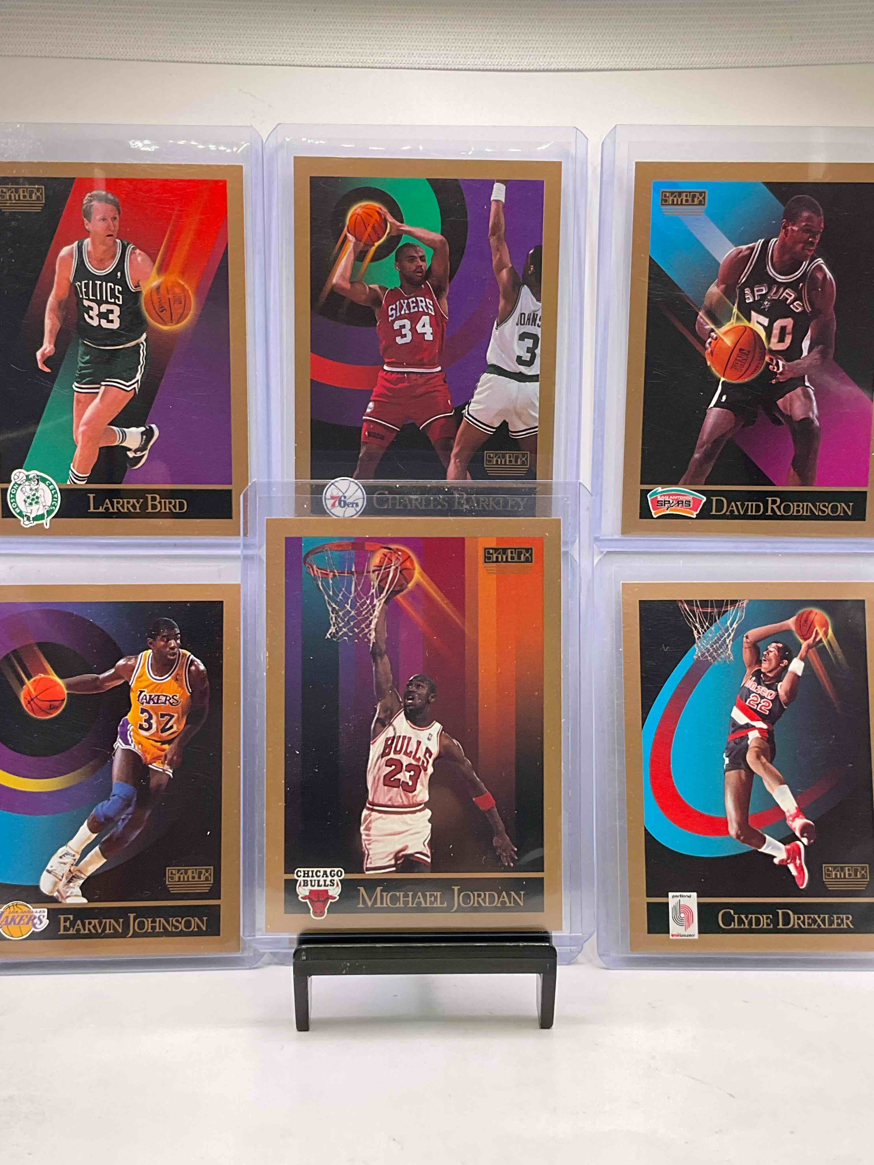1990 Basketball! 1990 Skybox Card Combo! The BEST Cards From The Year! Michael Jordan, Larry Bird, Magic Johnson, David Robinson, Charles Barkley & So Many More! 50 Card Lot! All Stars, Hall Of Famers, Champions & More, The Perfect Mix Of Miscellaneous ‘90 Skybox Variety!