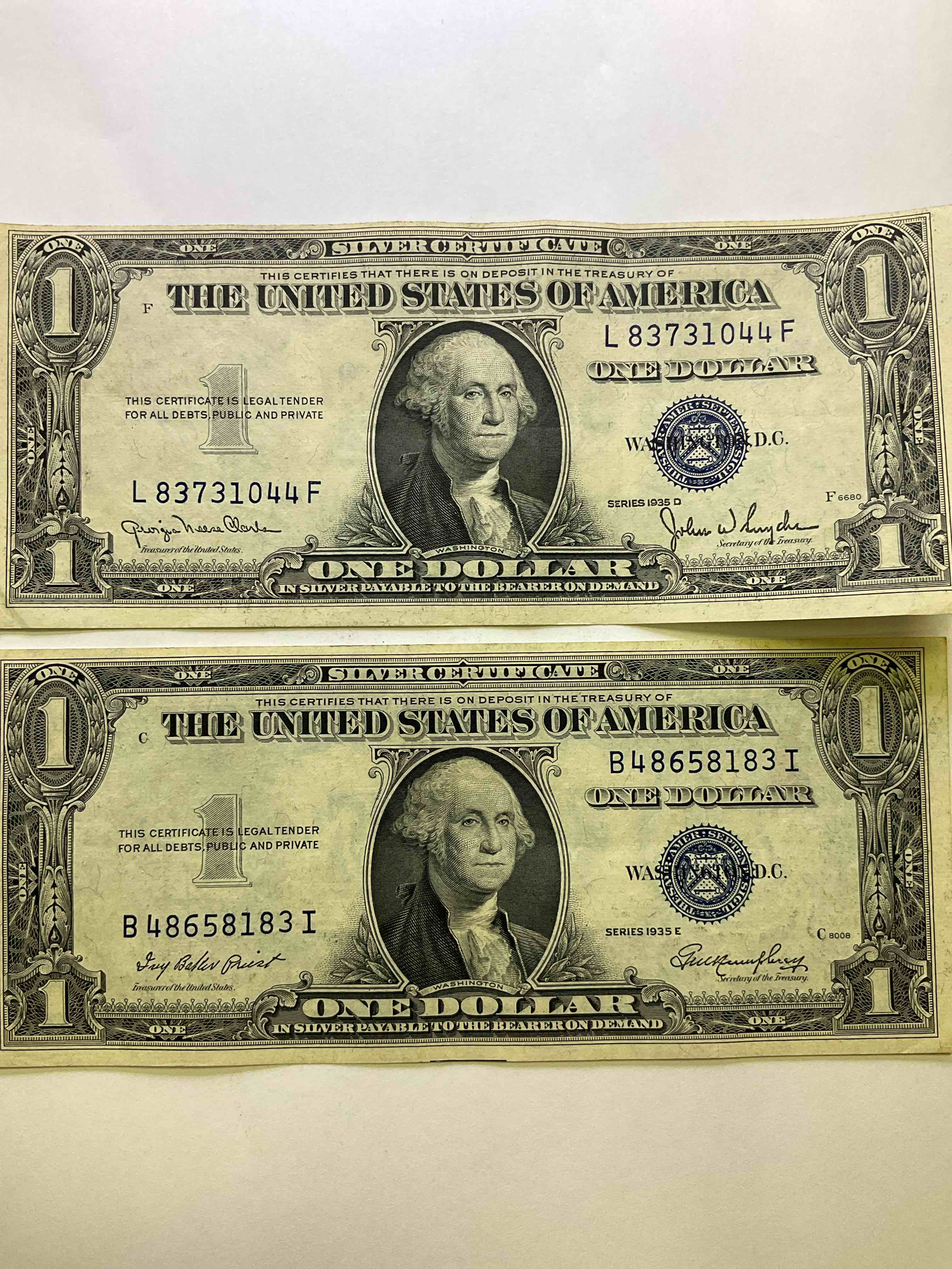 1935 Silver Certificates! Did You Know That Prior To 1964 One Dollar U.S. Paper Money Was Actually Redeemable For Silver Dollars?! Wow How Times Have Changed! Silver Certificates Were Produced From 1878 To 1964 & Are Still Considered Legal Tender At Face Value. Here Are Two Gorgeous, Circulated 1935 U.S. One Dollar Silver Certificates, With Highly Collectible "Blue Seal!" Own An Awesome Piece Of History!