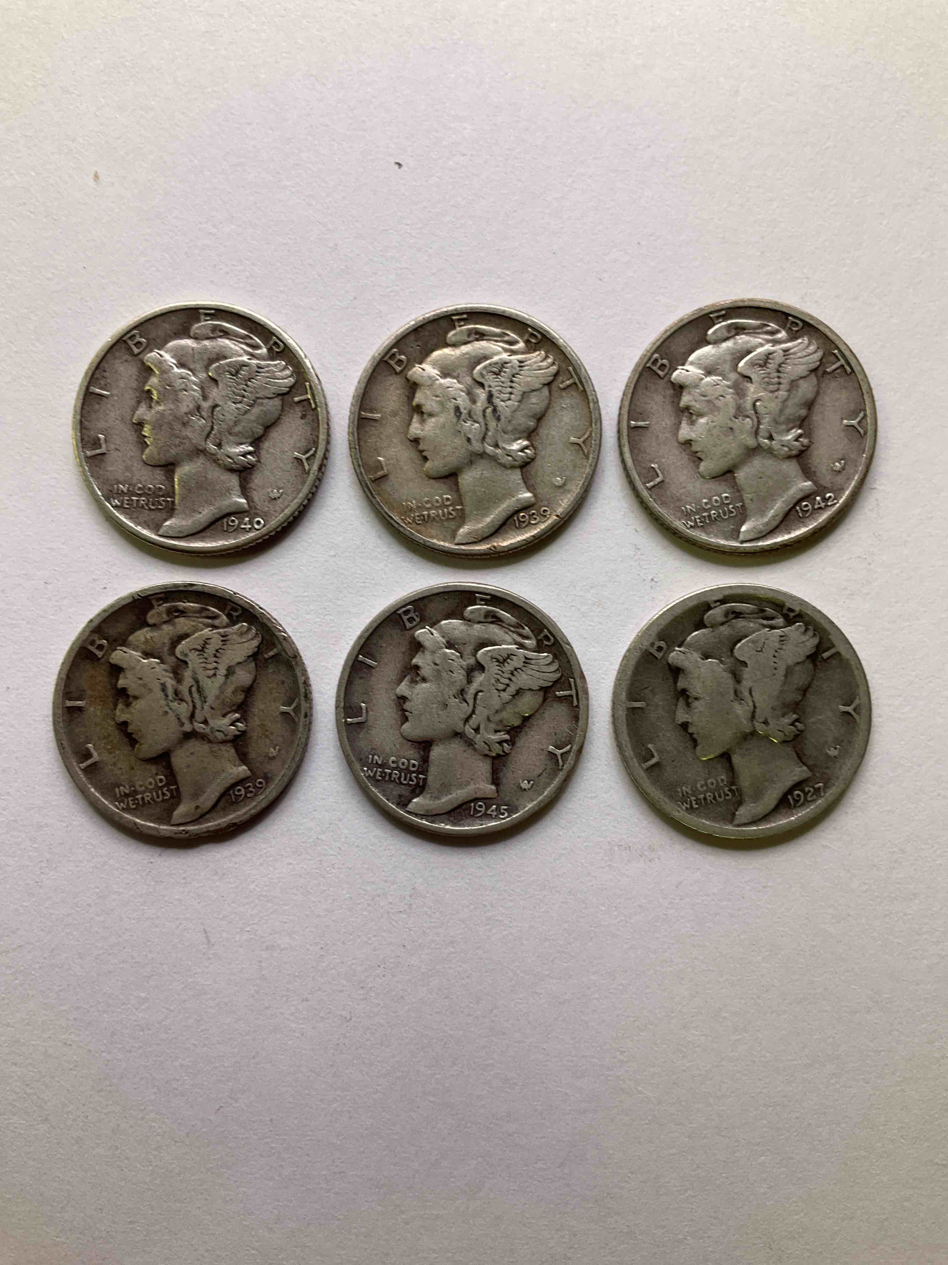 Antique U.S. Pure Fine Silver Mercury Dimes! Silver Mercury Dimes Were Minted From 1916-1945 & Have Become Serious Collector Items! Check Out These Awesome Examples, All In Nice, Circulated Condition With Visible Dates & Varying Years! Rare To Have Visible Dates! Makes For A Great Investment In Precious Metals, Mercury Dimes Are 90% Pure Fine Silver! They Don't Make Em' Like This Anymore!