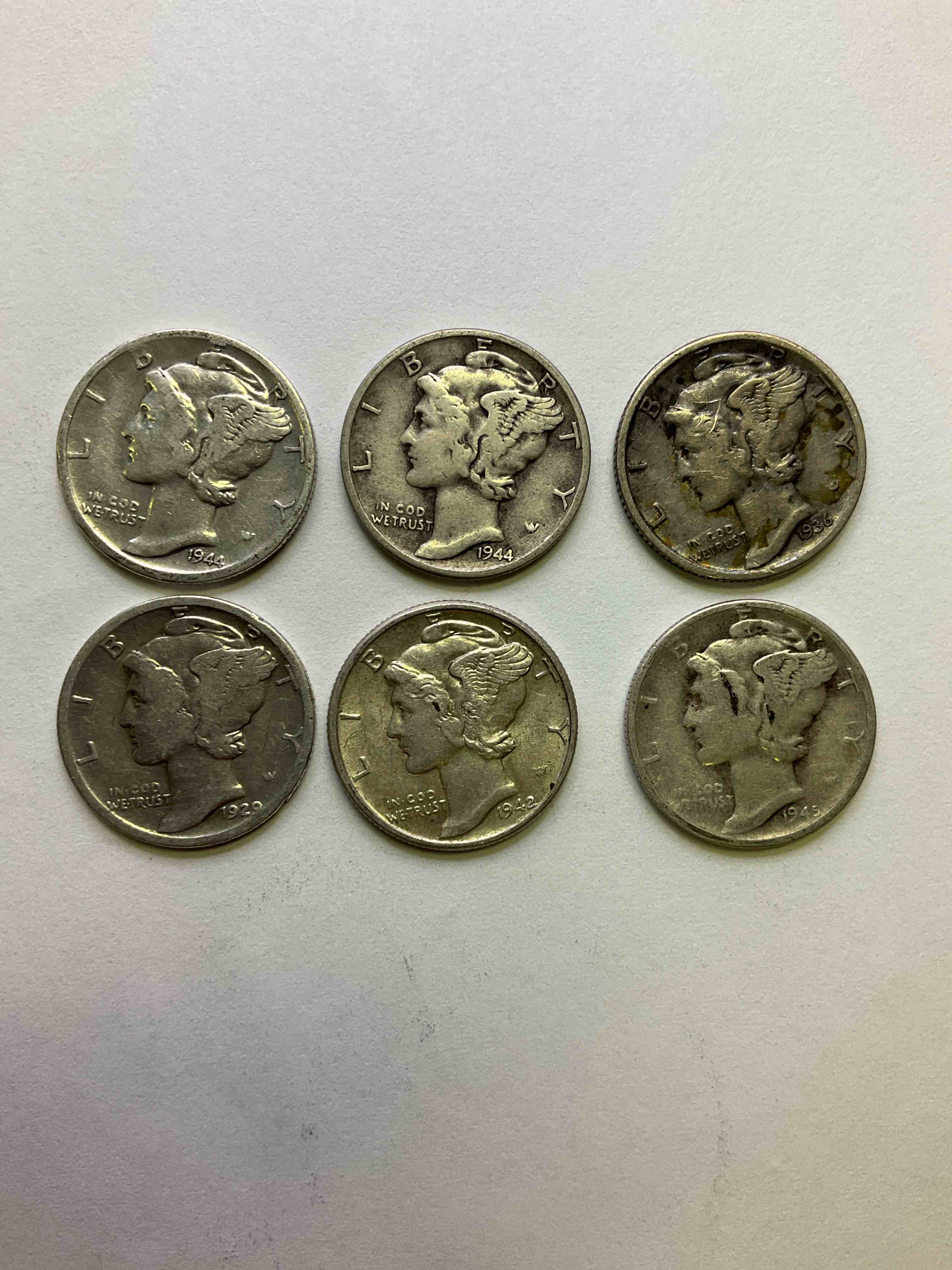 Antique U.S. Pure Fine Silver Mercury Dimes! Silver Mercury Dimes Were Minted From 1916-1945 & Have Become Serious Collector Items! Check Out These Awesome Examples, All In Nice, Circulated Condition With Visible Dates & Varying Years! Rare To Have Visible Dates! Makes For A Great Investment In Precious Metals, Mercury Dimes Are 90% Pure Fine Silver! They Don't Make Em' Like This Anymore!