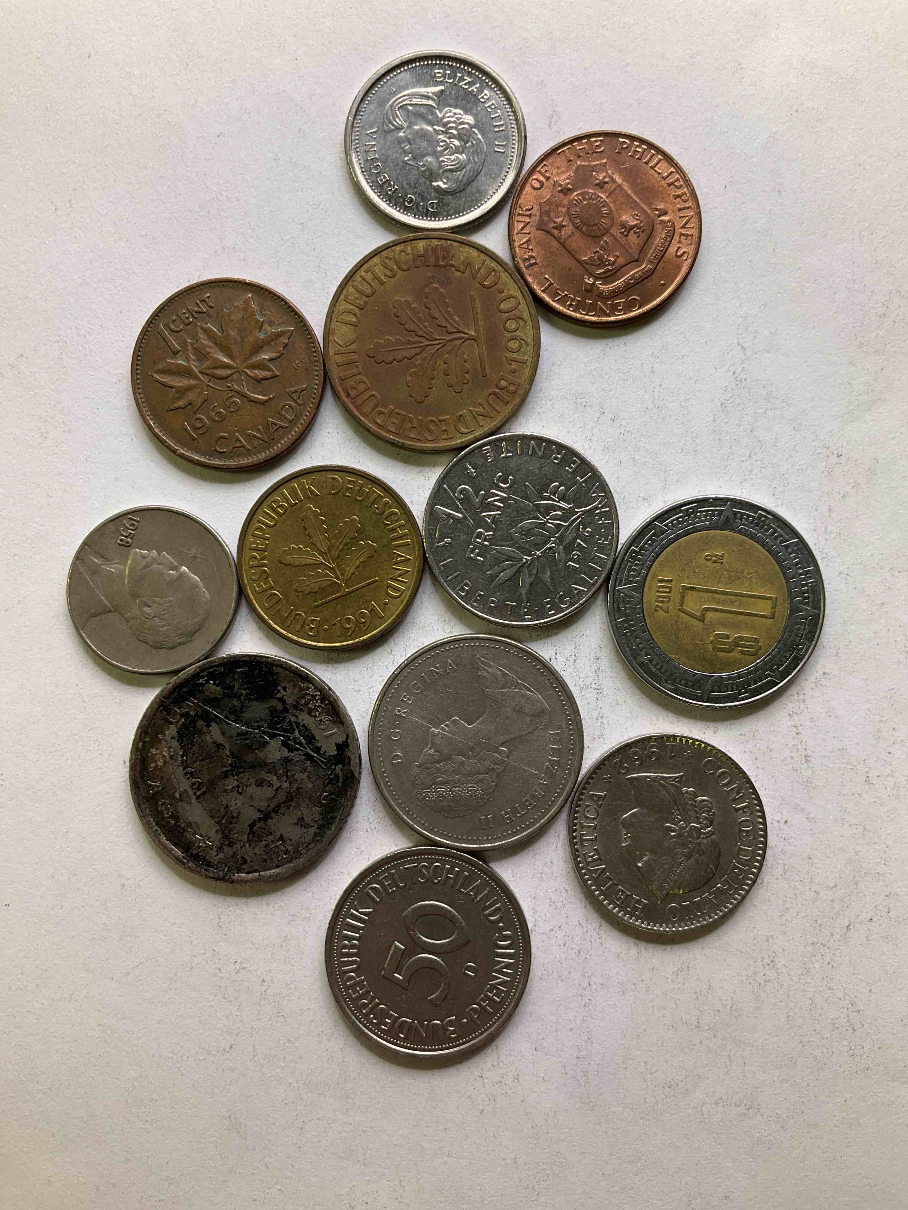 World Coins, Antique & Vintage! Each Lot Unique! Many Different Years, Countries, Sizes & Exotic Places. This Cool Collection Of Antique Coins From Around The World Is Loads Of Fun! Have Fun Identifying Each Coin & Country As A great Educational Tool! A Great Investment Too!