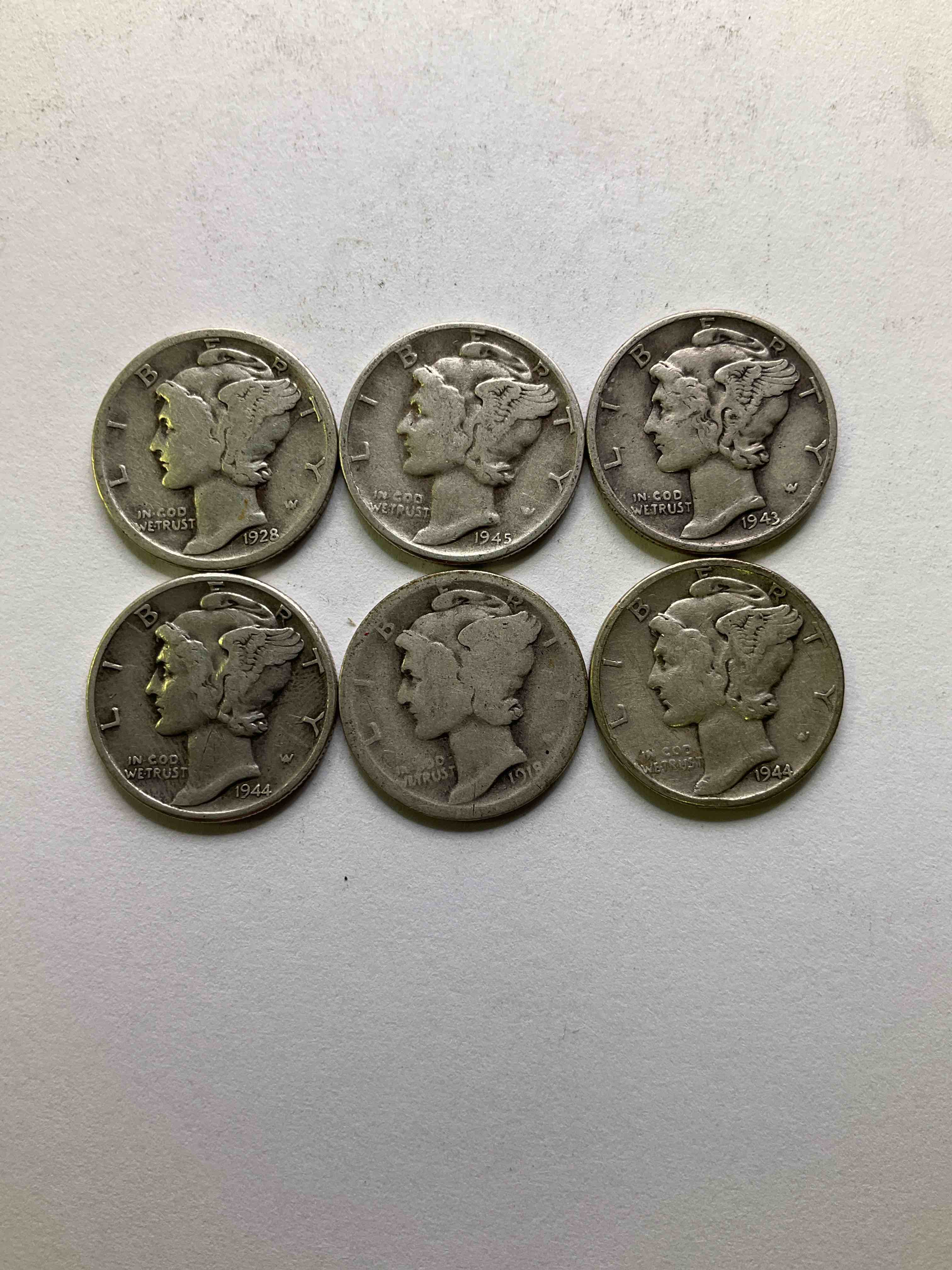 Antique U.S. Pure Fine Silver Mercury Dimes! Silver Mercury Dimes Were Minted From 1916-1945 & Have Become Serious Collector Items! Check Out These Awesome Examples, All In Nice, Circulated Condition With Visible Dates & Varying Years! Rare To Have Visible Dates! Makes For A Great Investment In Precious Metals, Mercury Dimes Are 90% Pure Fine Silver! They Don't Make Em' Like This Anymore!