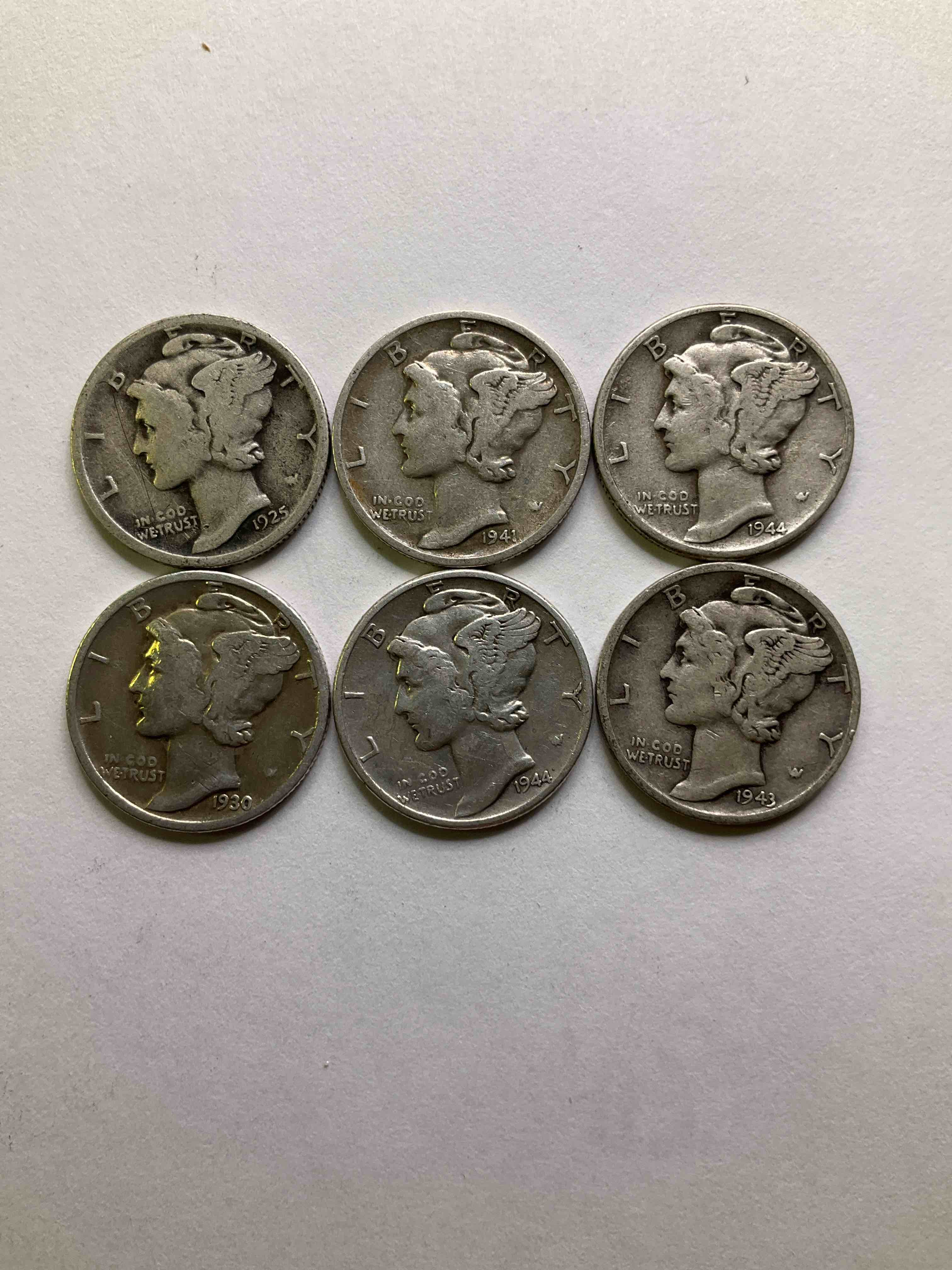 Antique U.S. Pure Fine Silver Mercury Dimes! Silver Mercury Dimes Were Minted From 1916-1945 & Have Become Serious Collector Items! Check Out These Awesome Examples, All In Nice, Circulated Condition With Visible Dates & Varying Years! Rare To Have Visible Dates! Makes For A Great Investment In Precious Metals, Mercury Dimes Are 90% Pure Fine Silver! They Don't Make Em' Like This Anymore!