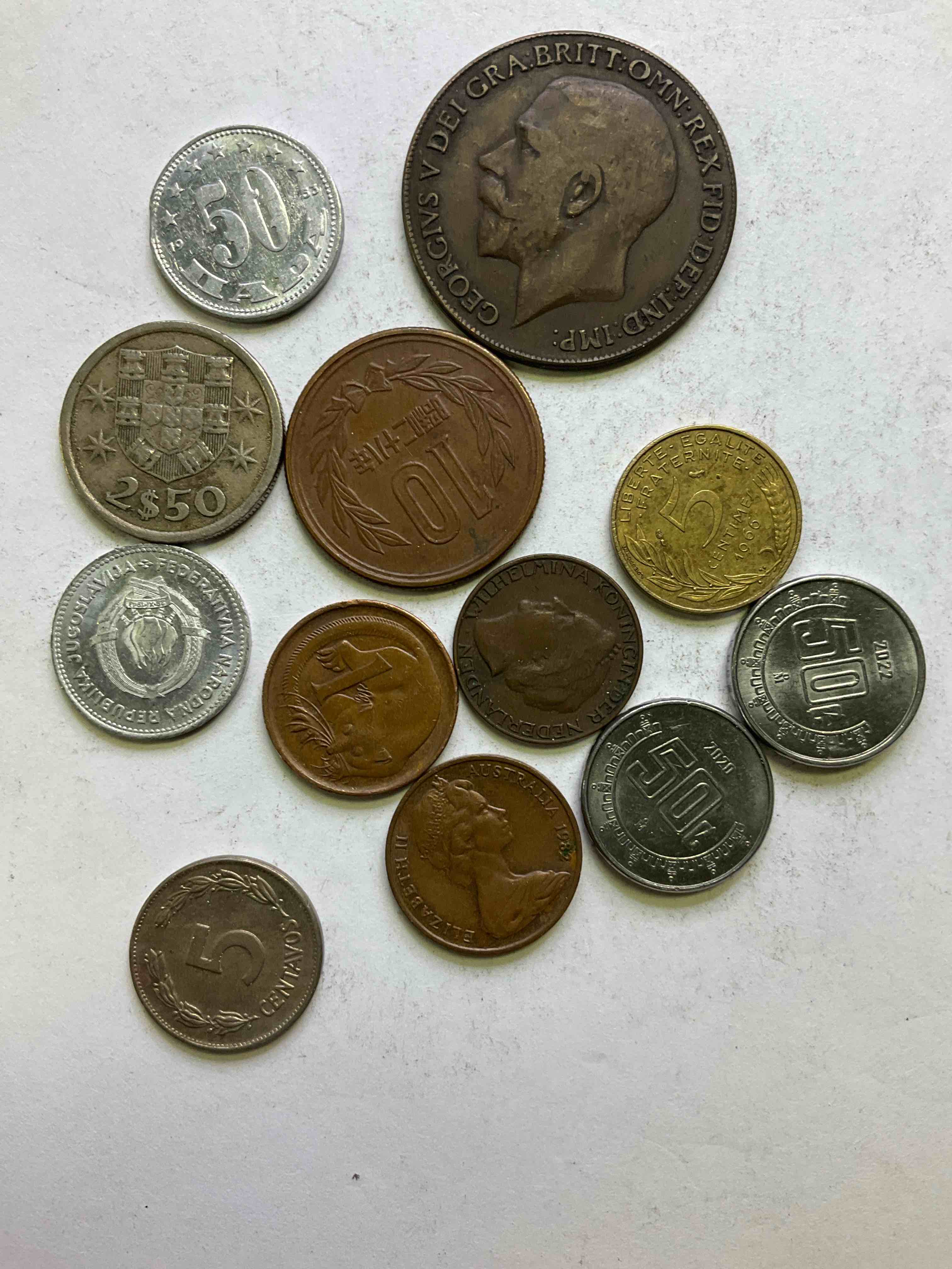 World Coins, Antique & Vintage! Each Lot Unique! Many Different Years, Countries, Sizes & Exotic Places. This Cool Collection Of Antique Coins From Around The World Is Loads Of Fun! Have Fun Identifying Each Coin & Country As A great Educational Tool! A Great Investment Too!
