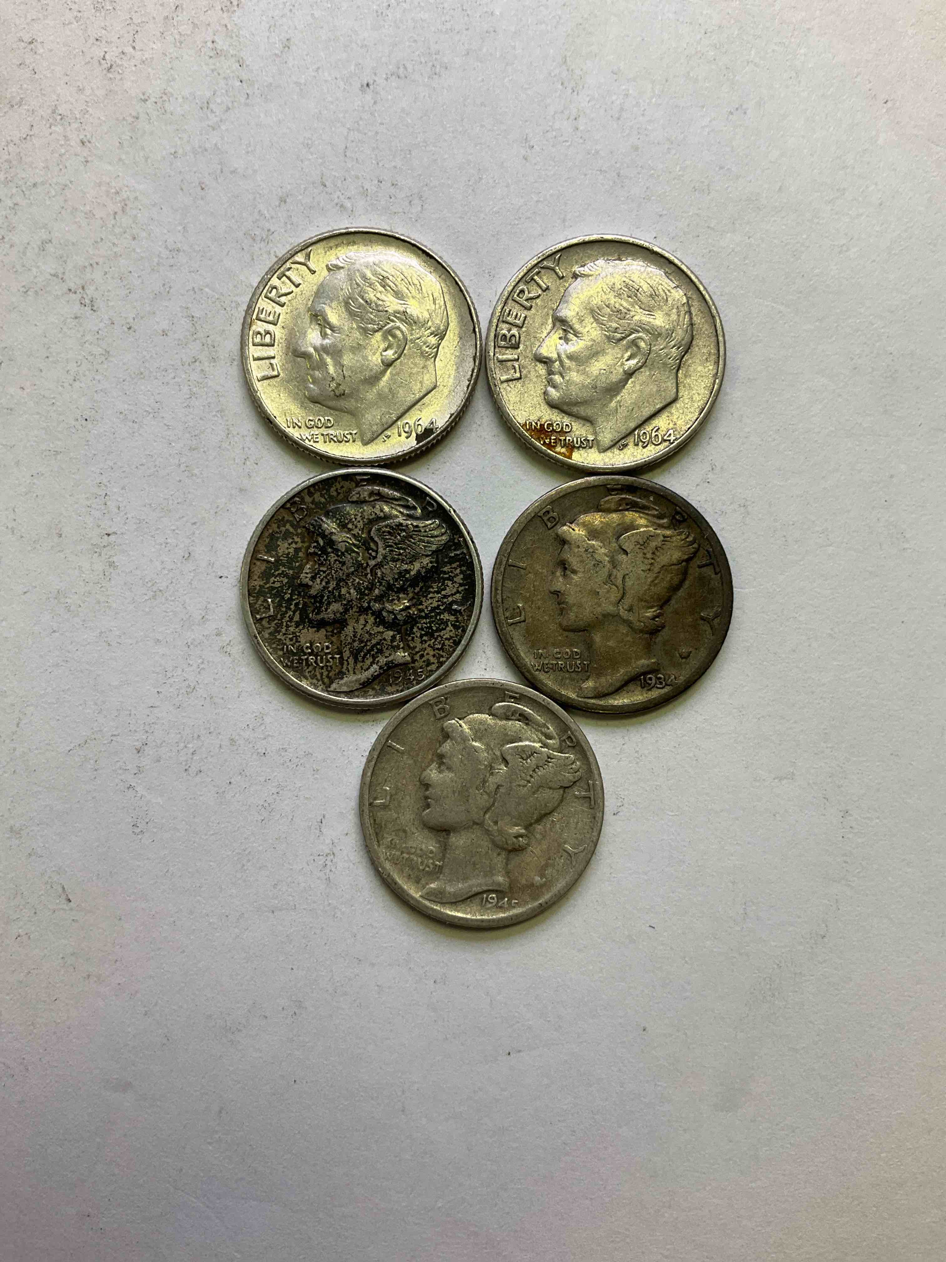 Antique U.S. Pure Fine Silver Mercury & Roosevelt Dimes! Silver Mercury & Roosevelt Dimes Have Become Serious Collector Items! Check Out These Awesome Examples, All In Nice, Circulated Condition With Visible Dates & Varying Years! Rare To Have Visible Dates! Makes For A Great Investment In. Precious Metals, These Dimes Are 90% Pure Fine Silver! They Don't Make Em' Like This Anymore!