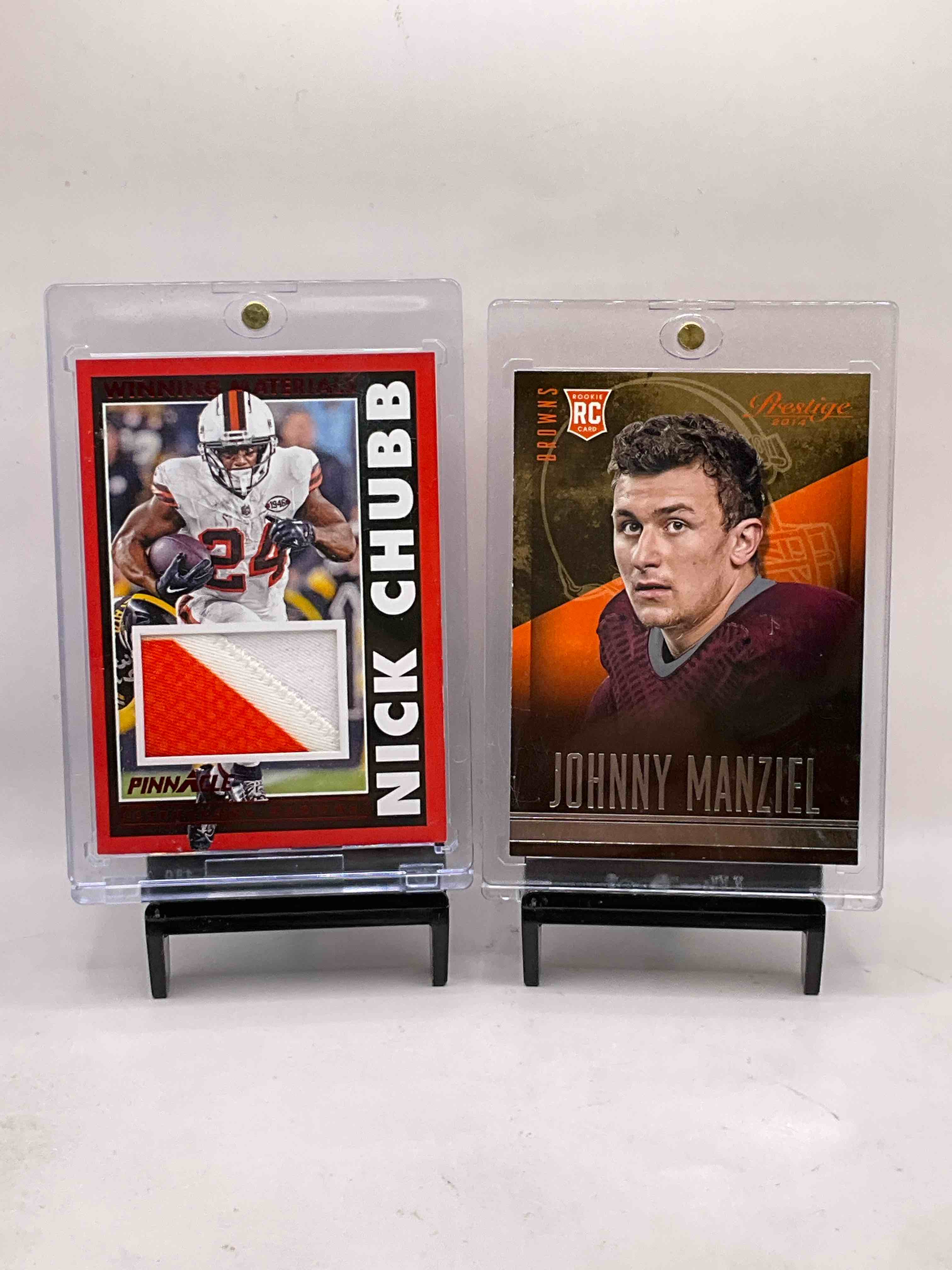 Nick Chubb Winning Materials 50/75 Pinnacle Jersey Card & Johnny Manziel Rookie Card! Both Super Rare! Many Browns To Go Along With These Two! Grant Delpit, Myles Garrett, Nick Chubb, Watson, Njoku, Thrash, Tillman & More! Insane Browns Bundle!