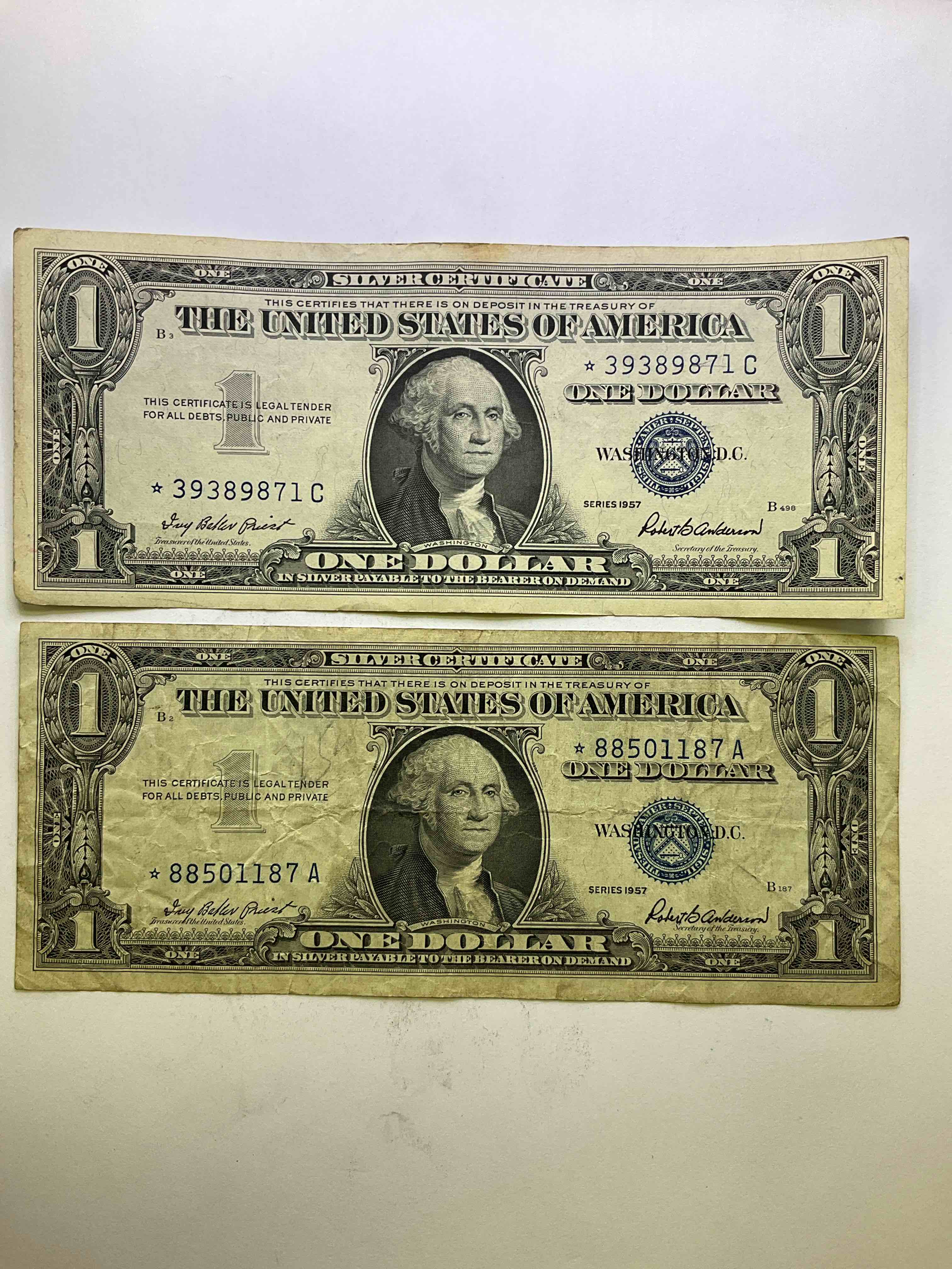 1957 Silver Certificates! Did You Know That Prior To 1964 One Dollar U.S. Paper Money Was Actually Redeemable For Silver Dollars?! Wow How Times Have Changed! Silver Certificates Were Produced From 1878 To 1964 & Are Still Considered Legal Tender At Face Value. Here Are Gorgeous, Circulated 1957 U.S. One Dollar Silver Certificates, With Highly Collectible "Blue Seal!" Own An Awesome Piece Of History!
