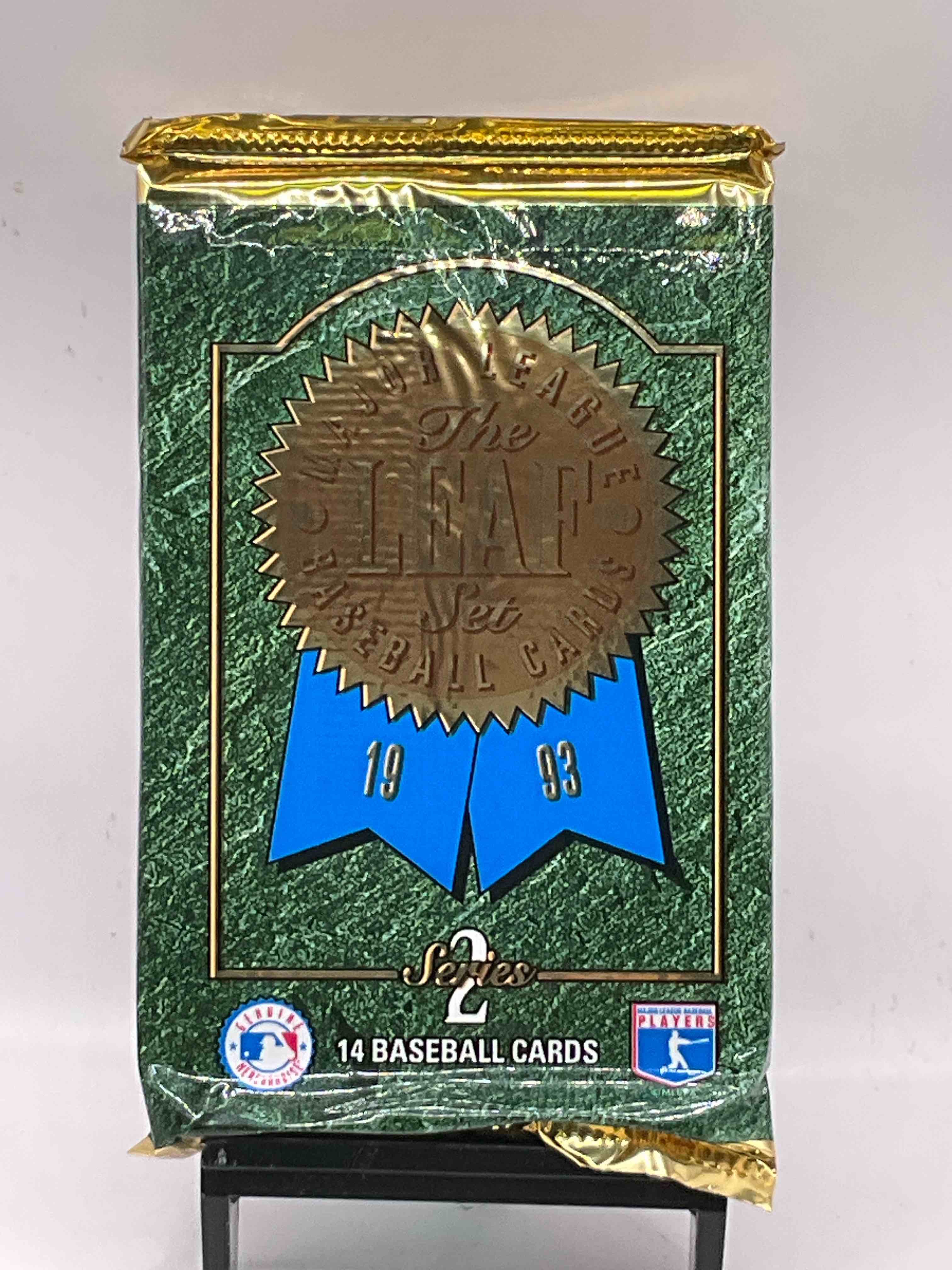 1993 Leaf Series 2 Baseball Sealed 14 Card Pack, Direct From Original Retail Display Case. Search For Derek Jeter, Ken Griffey Jr. & So Much More! Search For Highly Collectible Inserts. These Cards Are Highly Sought After By Collectors For Their Holographic Design, These Are PREMIUM Baseball Cards From 1993!