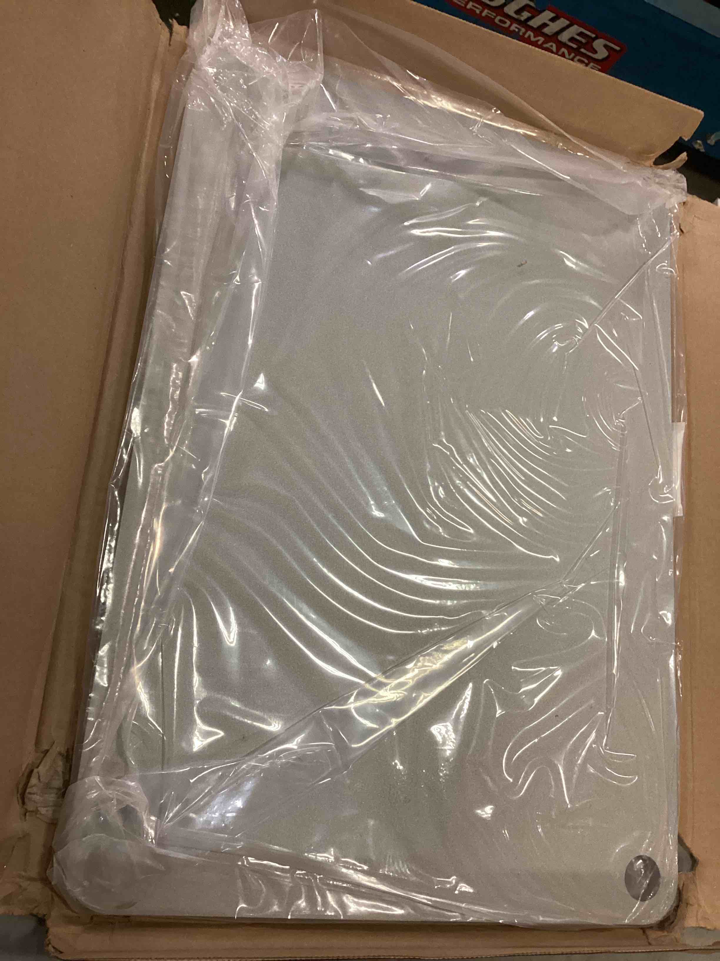 https://s3.amazonaws.com/lotting-images-prod/bidfta/TEA1367426_1740078762638.jpeg