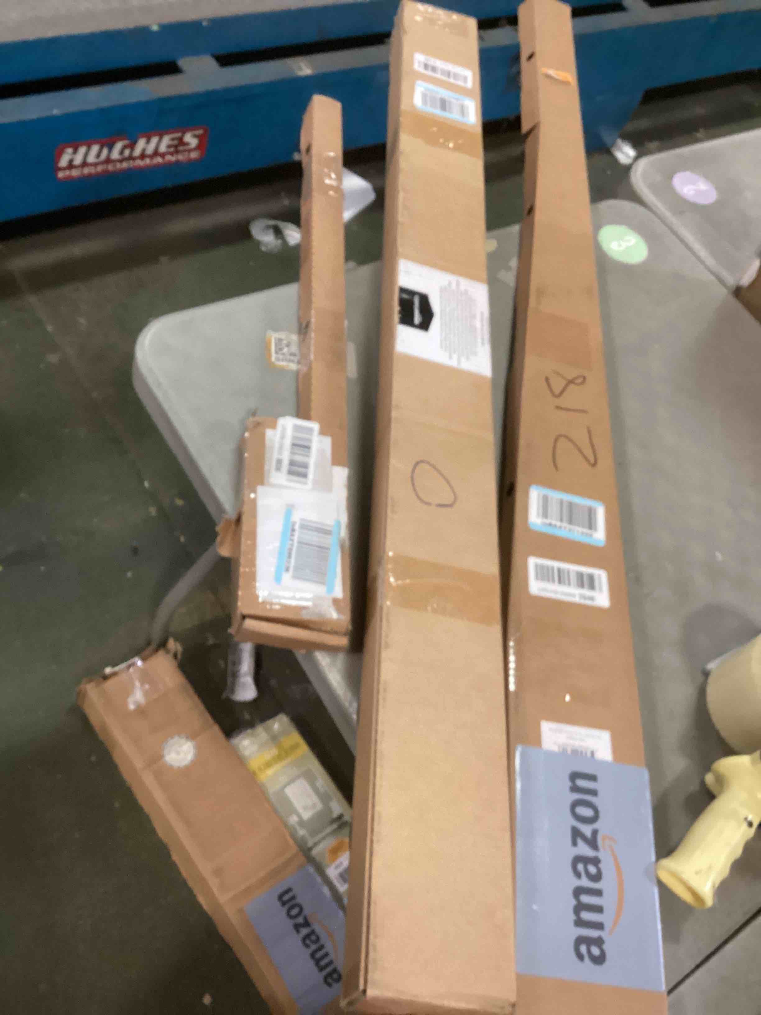 https://s3.amazonaws.com/lotting-images-prod/bidfta/TEA1367450_1740081613419.jpeg