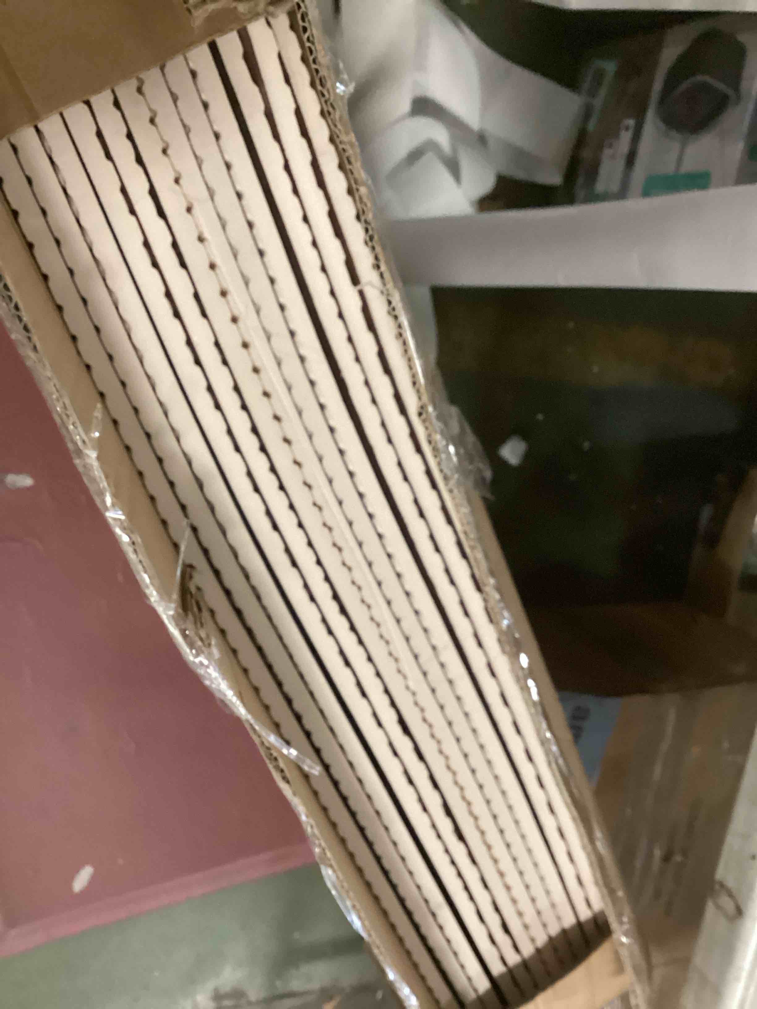 https://s3.amazonaws.com/lotting-images-prod/bidfta/TEA1373310_1740081393747.jpeg