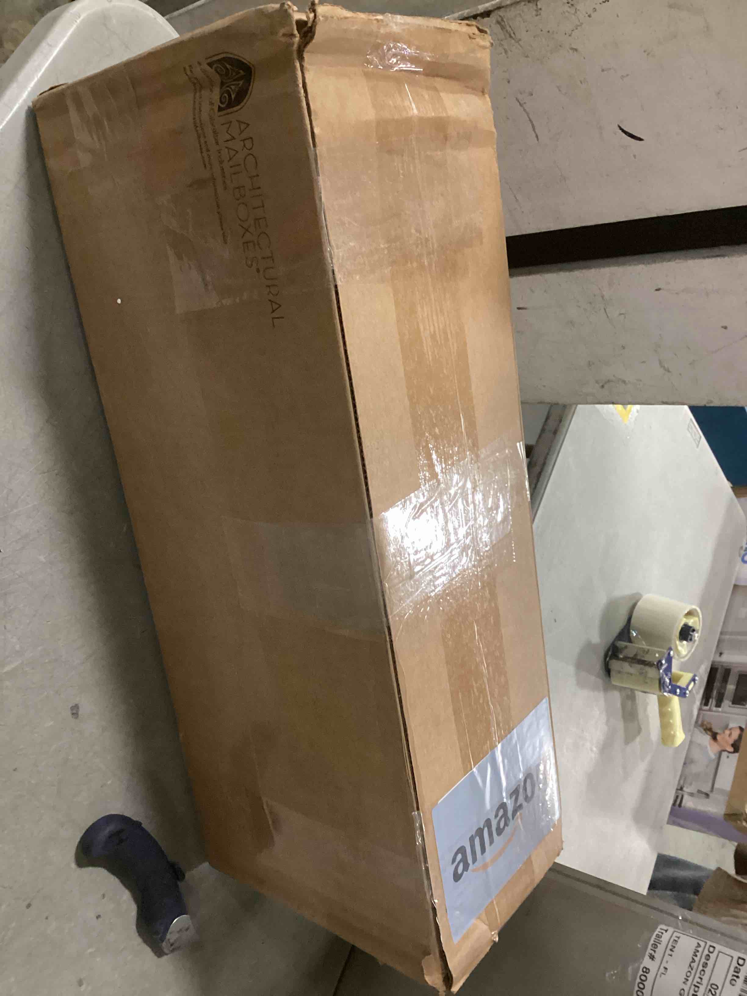 https://s3.amazonaws.com/lotting-images-prod/bidfta/TEA1373338_1740143407743.jpeg