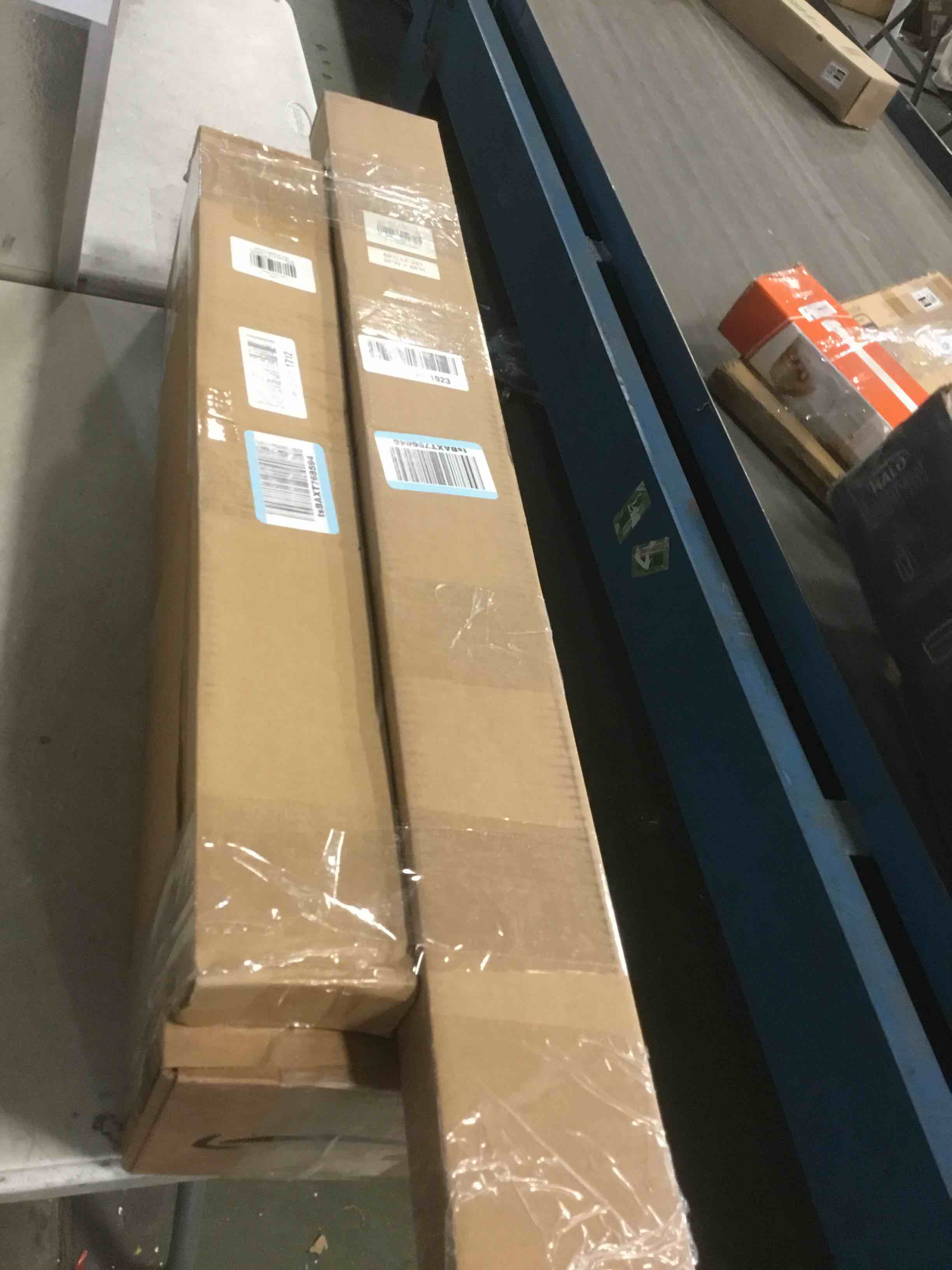 https://s3.amazonaws.com/lotting-images-prod/bidfta/TEA1375713_1739912765755.jpeg