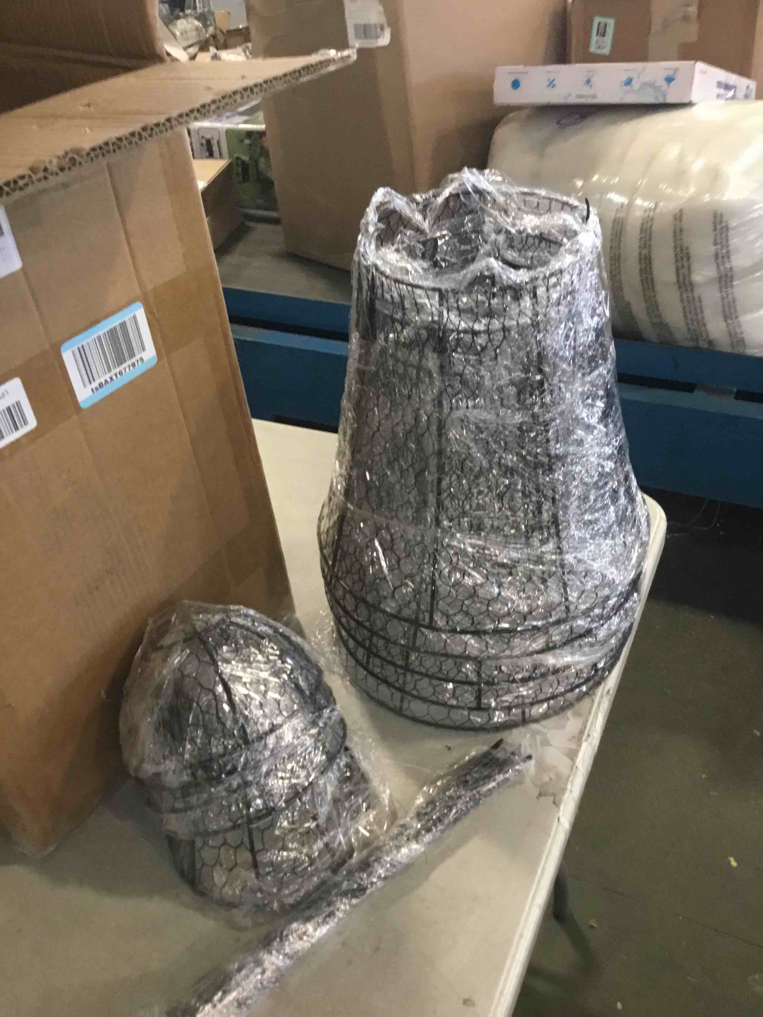 https://s3.amazonaws.com/lotting-images-prod/bidfta/TEA1376041_1740068684254.jpeg