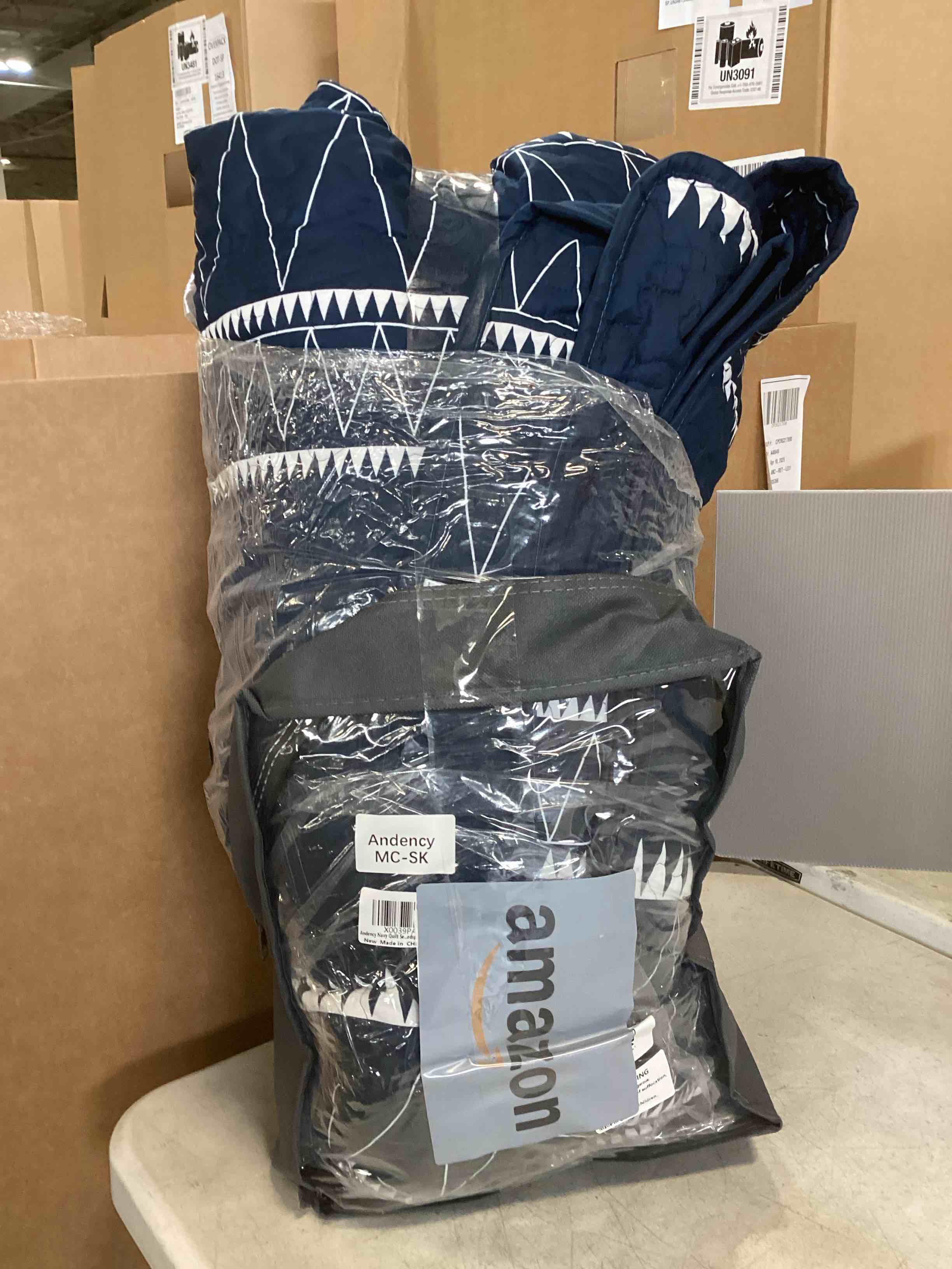 https://s3.amazonaws.com/lotting-images-prod/bidfta/TEA1380494_1745938460680.jpeg