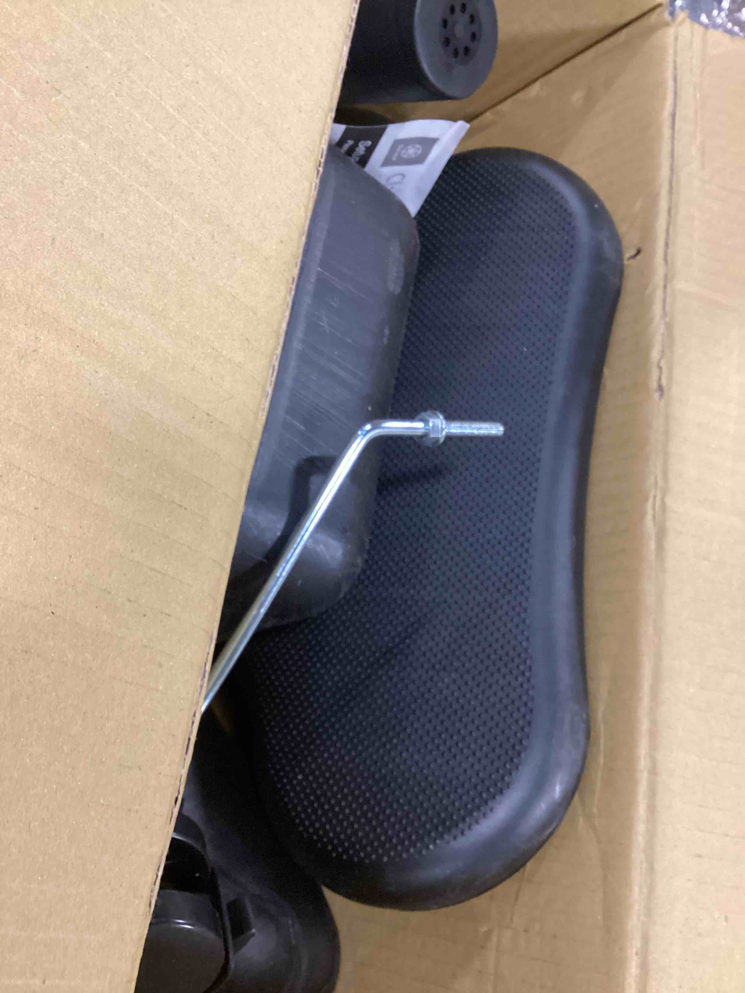 https://s3.amazonaws.com/lotting-images-prod/bidfta/TEA1381727_1740143586885.jpeg