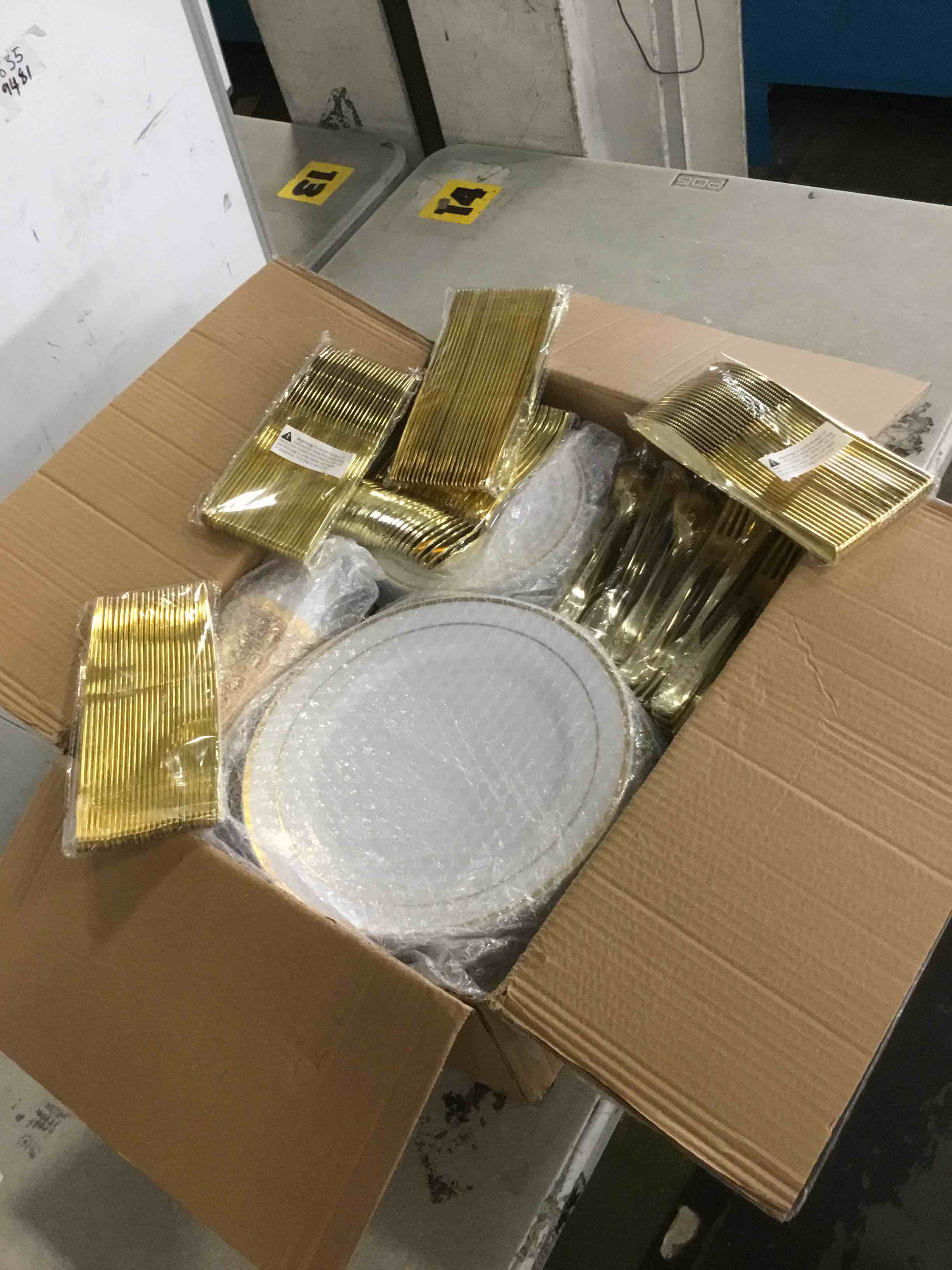 https://s3.amazonaws.com/lotting-images-prod/bidfta/TEA1408942_1745259183319.jpeg