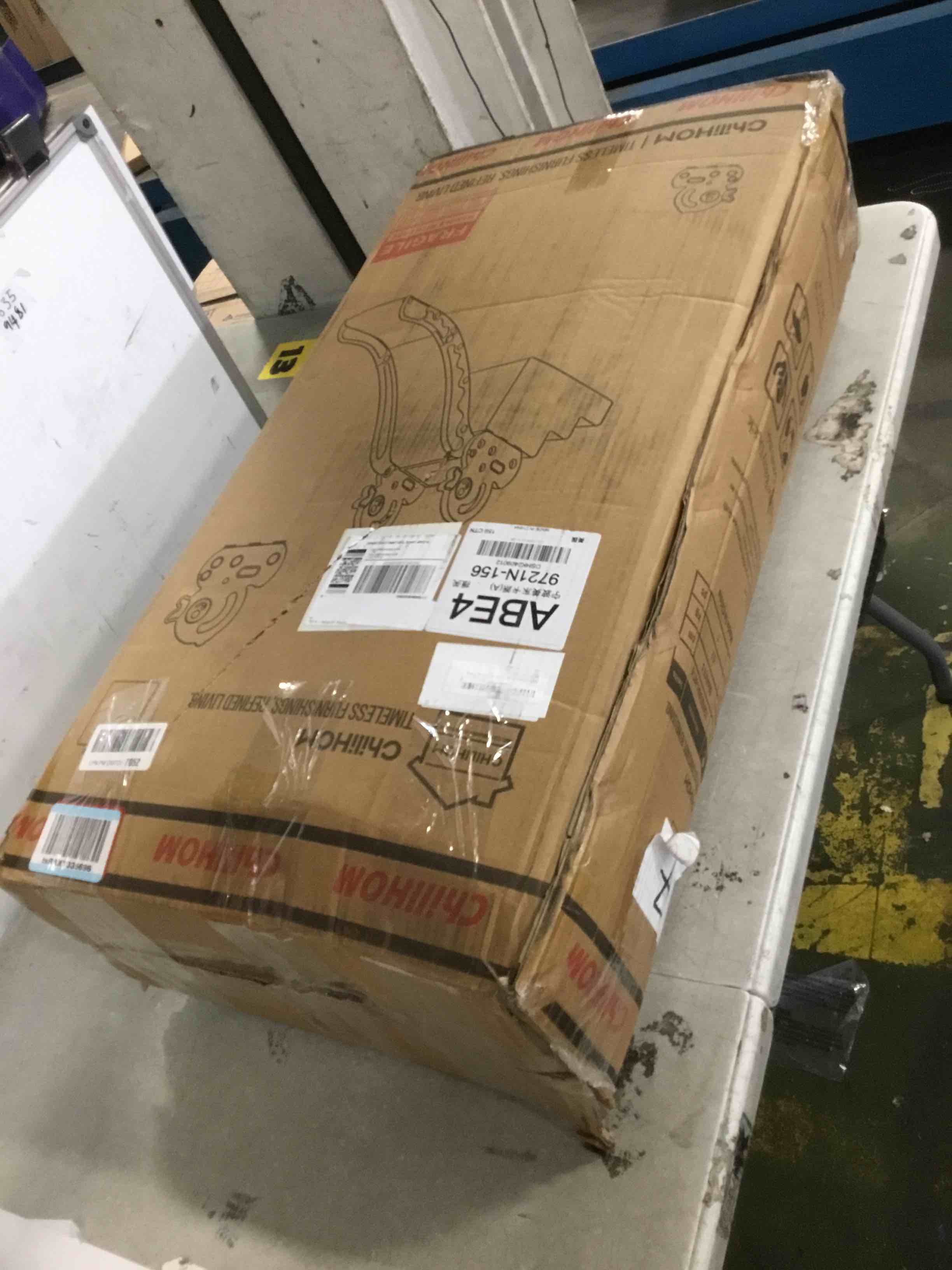 https://s3.amazonaws.com/lotting-images-prod/bidfta/TEA1408953_1745263195035.jpeg