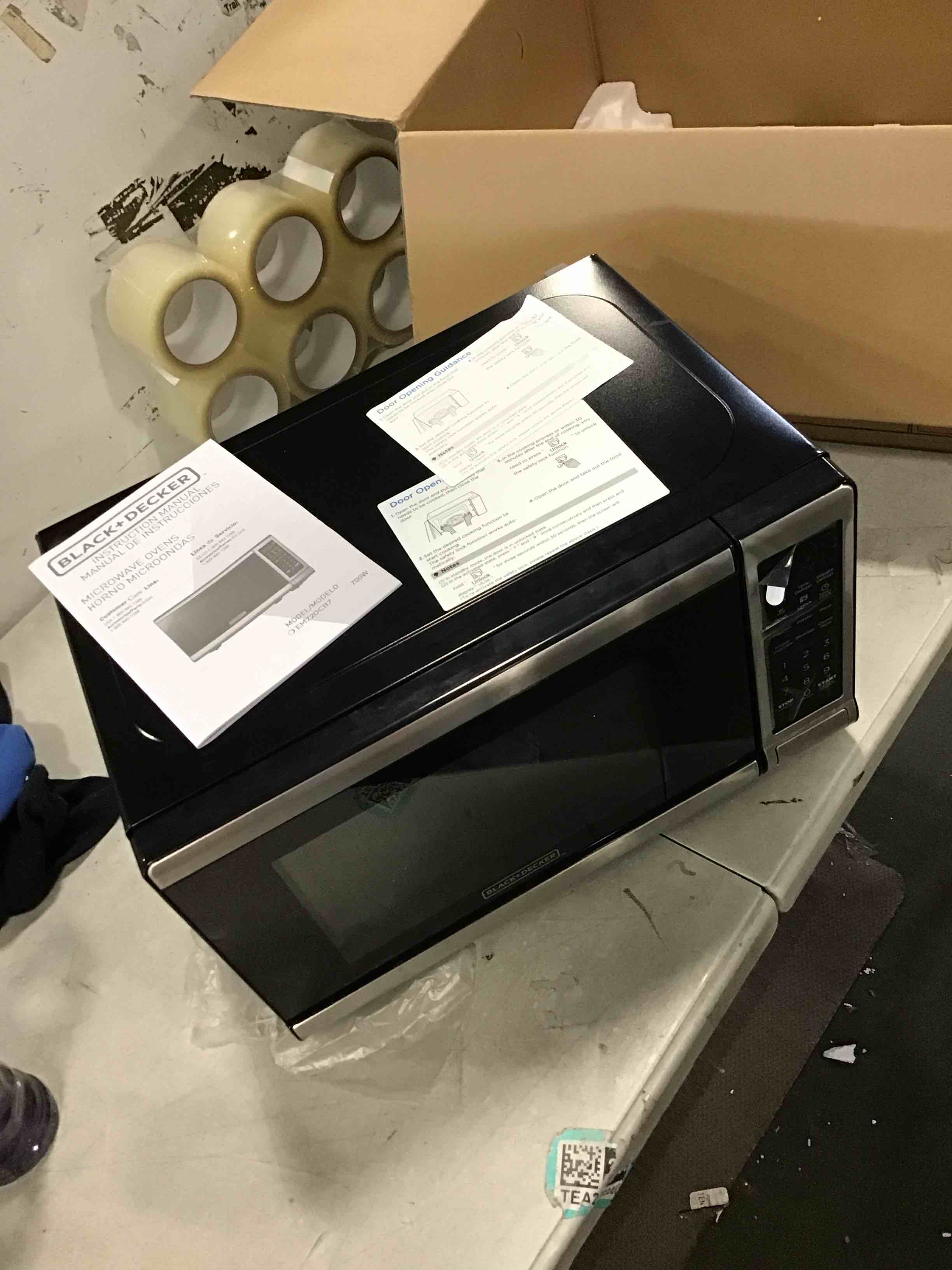 https://s3.amazonaws.com/lotting-images-prod/bidfta/TEA1409555_1746461182401.jpeg