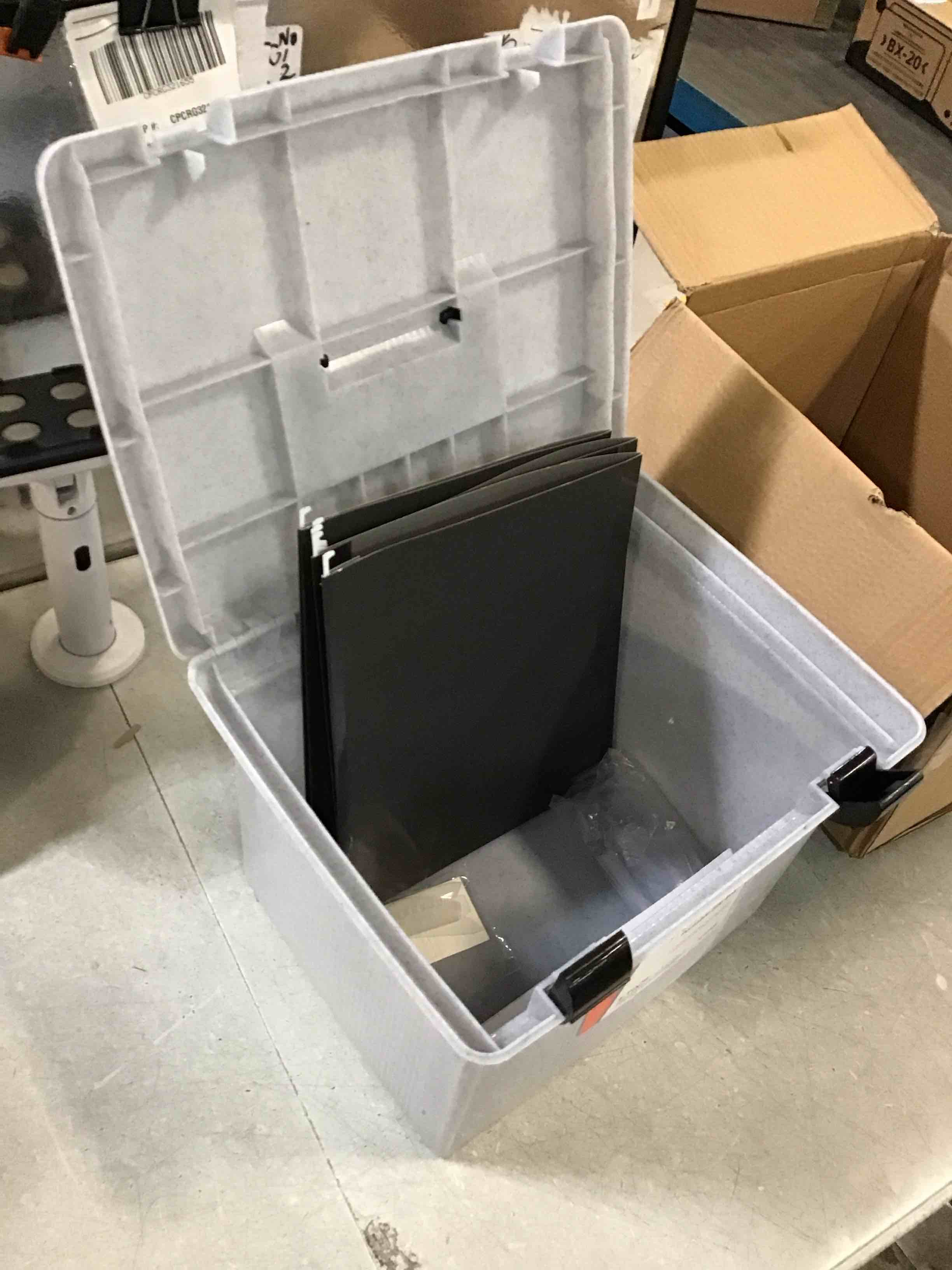 https://s3.amazonaws.com/lotting-images-prod/bidfta/TEA1409761_1746646751921.jpeg