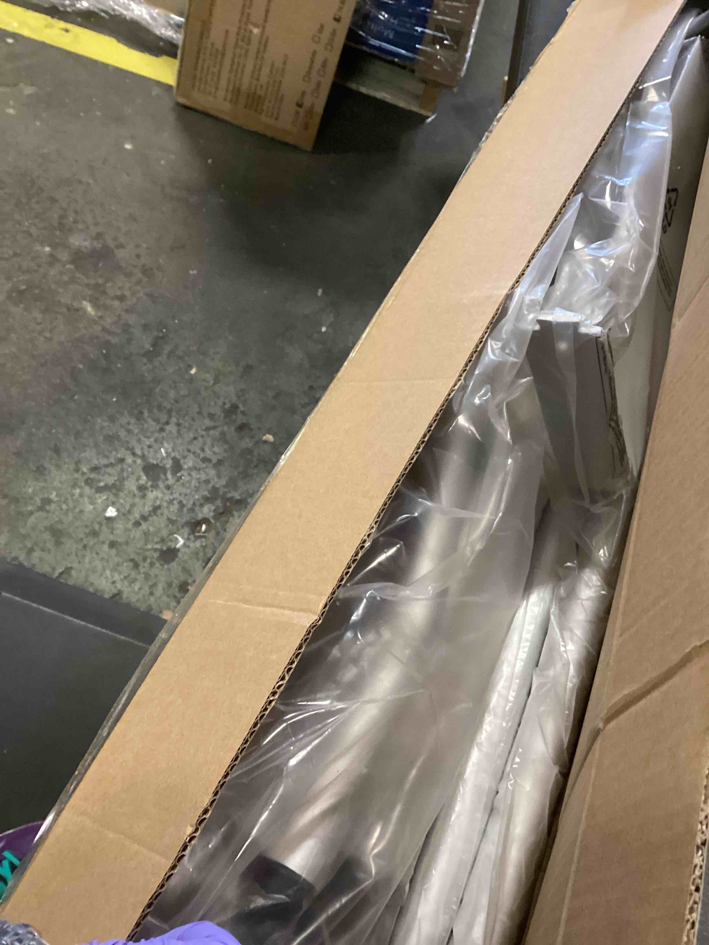 https://s3.amazonaws.com/lotting-images-prod/bidfta/TEA1413042_1744043178660.jpeg
