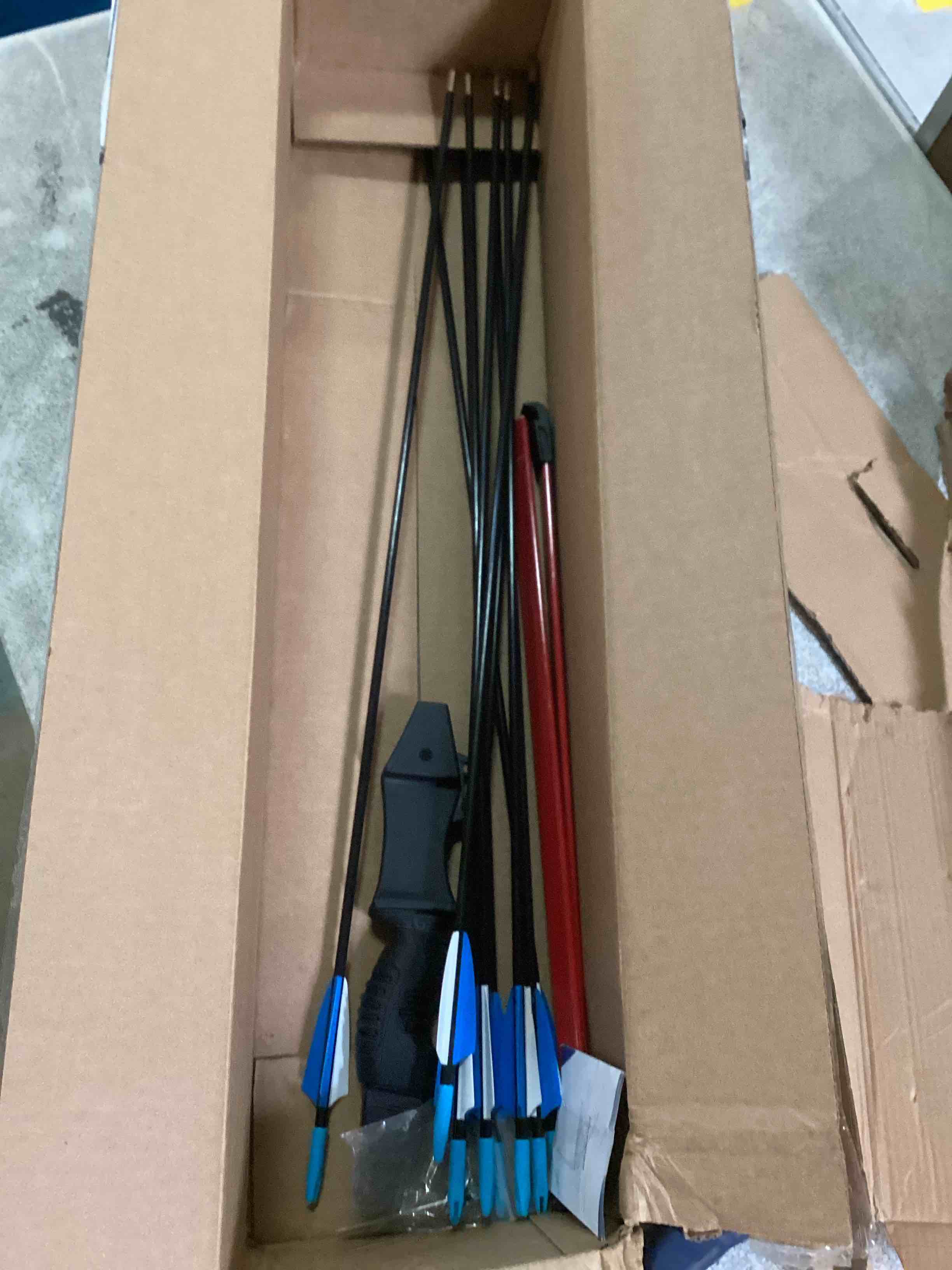 https://s3.amazonaws.com/lotting-images-prod/bidfta/TEA1416391_1746638566743.jpeg
