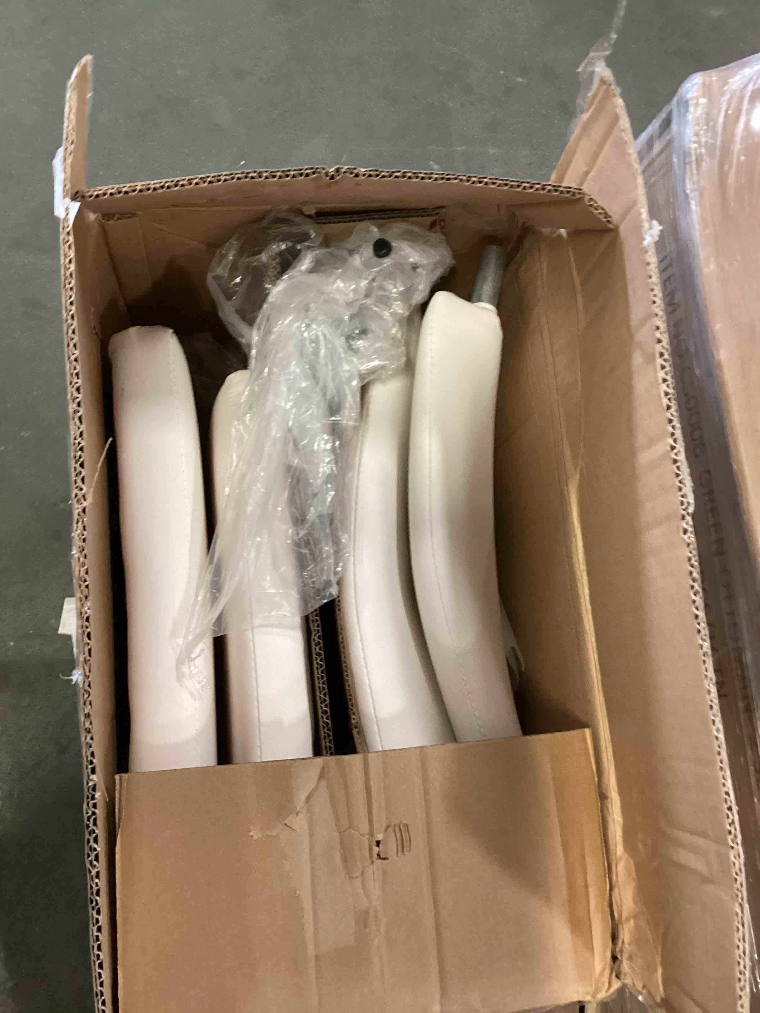 https://s3.amazonaws.com/lotting-images-prod/bidfta/TEA1419793_1746551503735.jpeg
