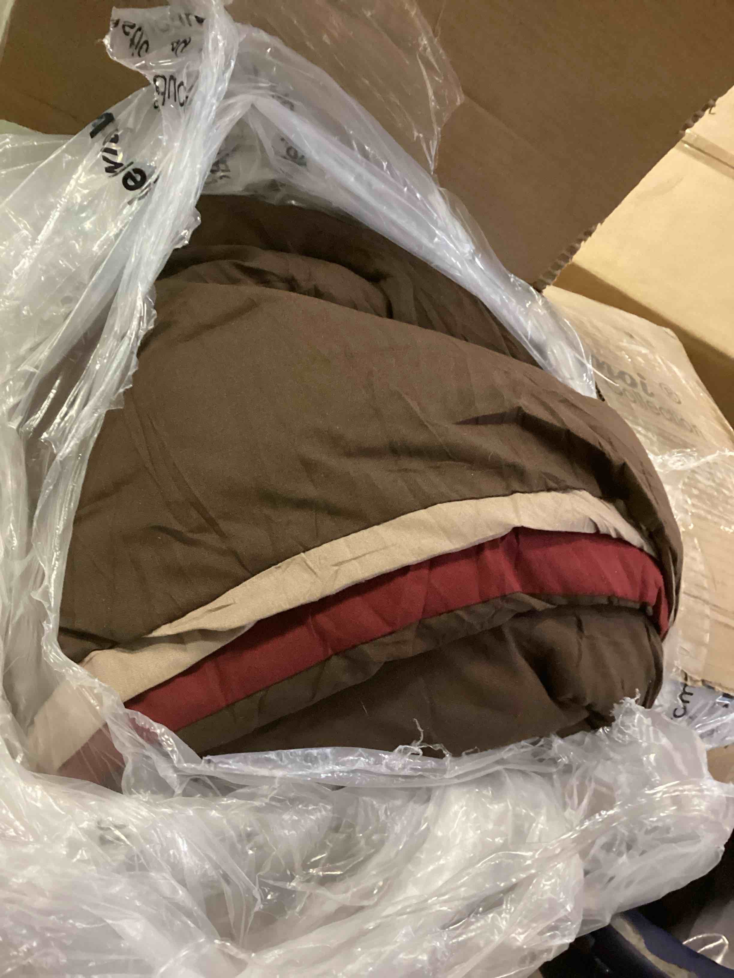 https://s3.amazonaws.com/lotting-images-prod/bidfta/TEA1421007_1741275456052.jpeg