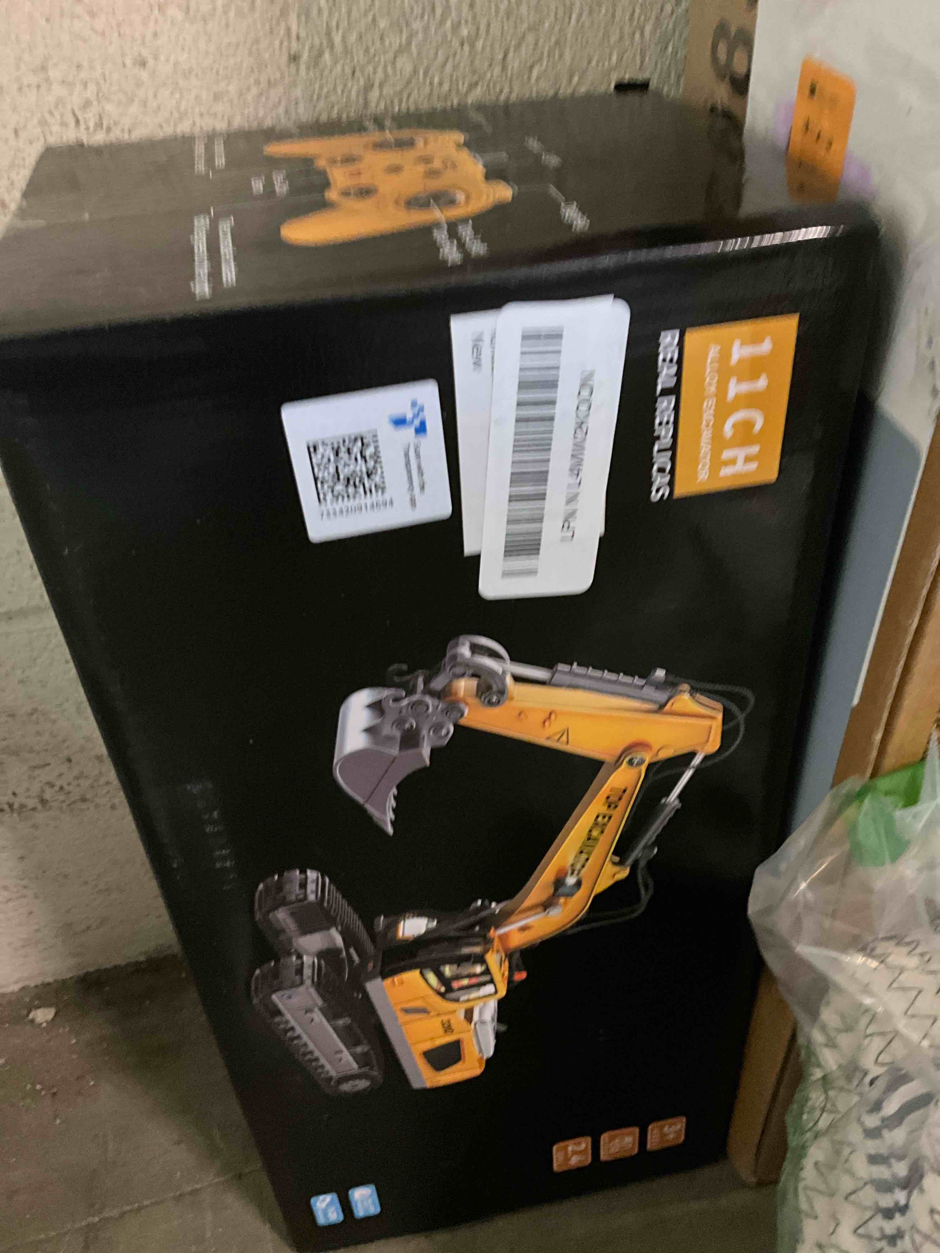 https://s3.amazonaws.com/lotting-images-prod/bidfta/TEA1423756_1741987481207.jpeg