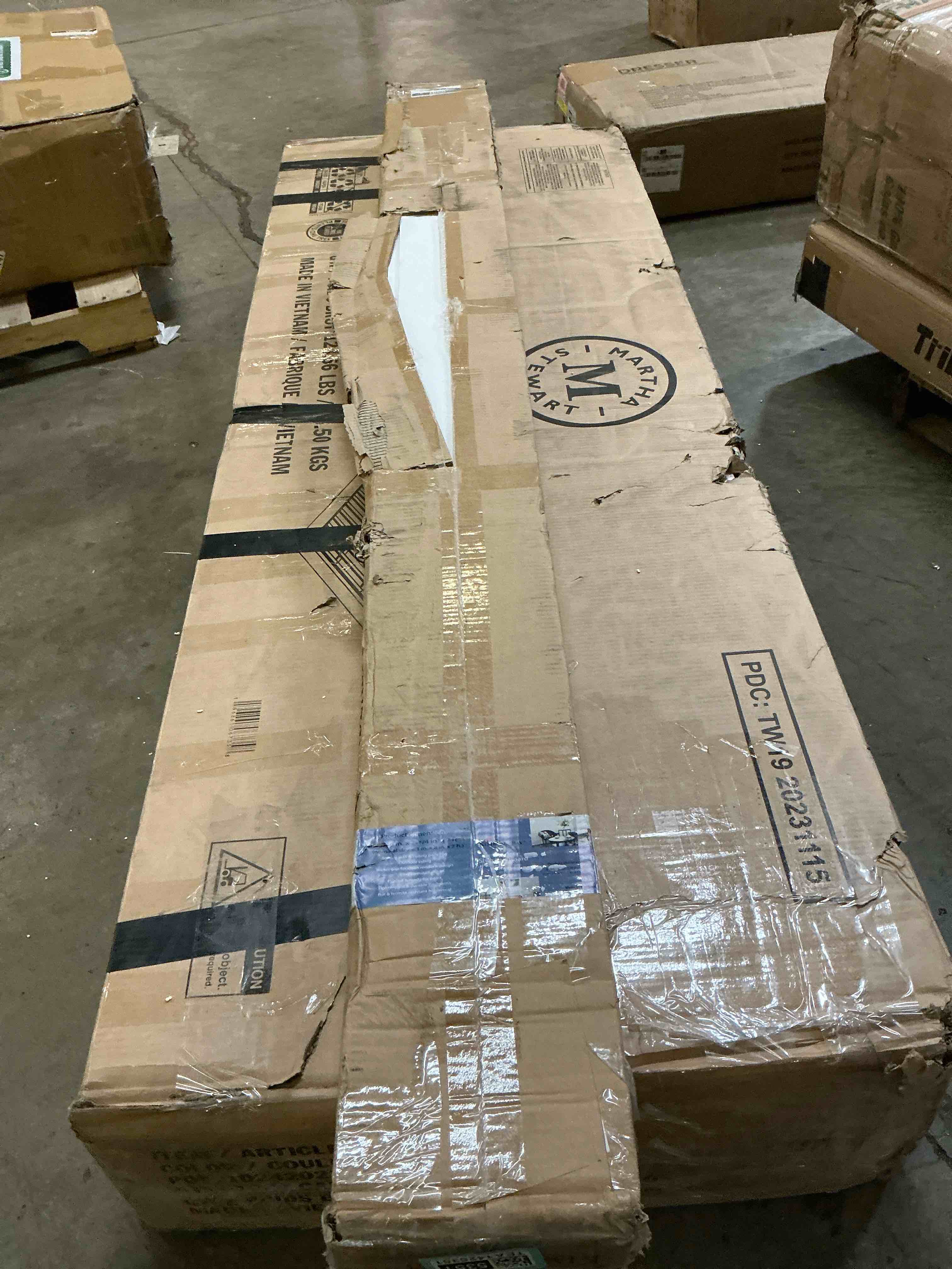 https://s3.amazonaws.com/lotting-images-prod/bidfta/TEA1425351_1743628458214.jpeg