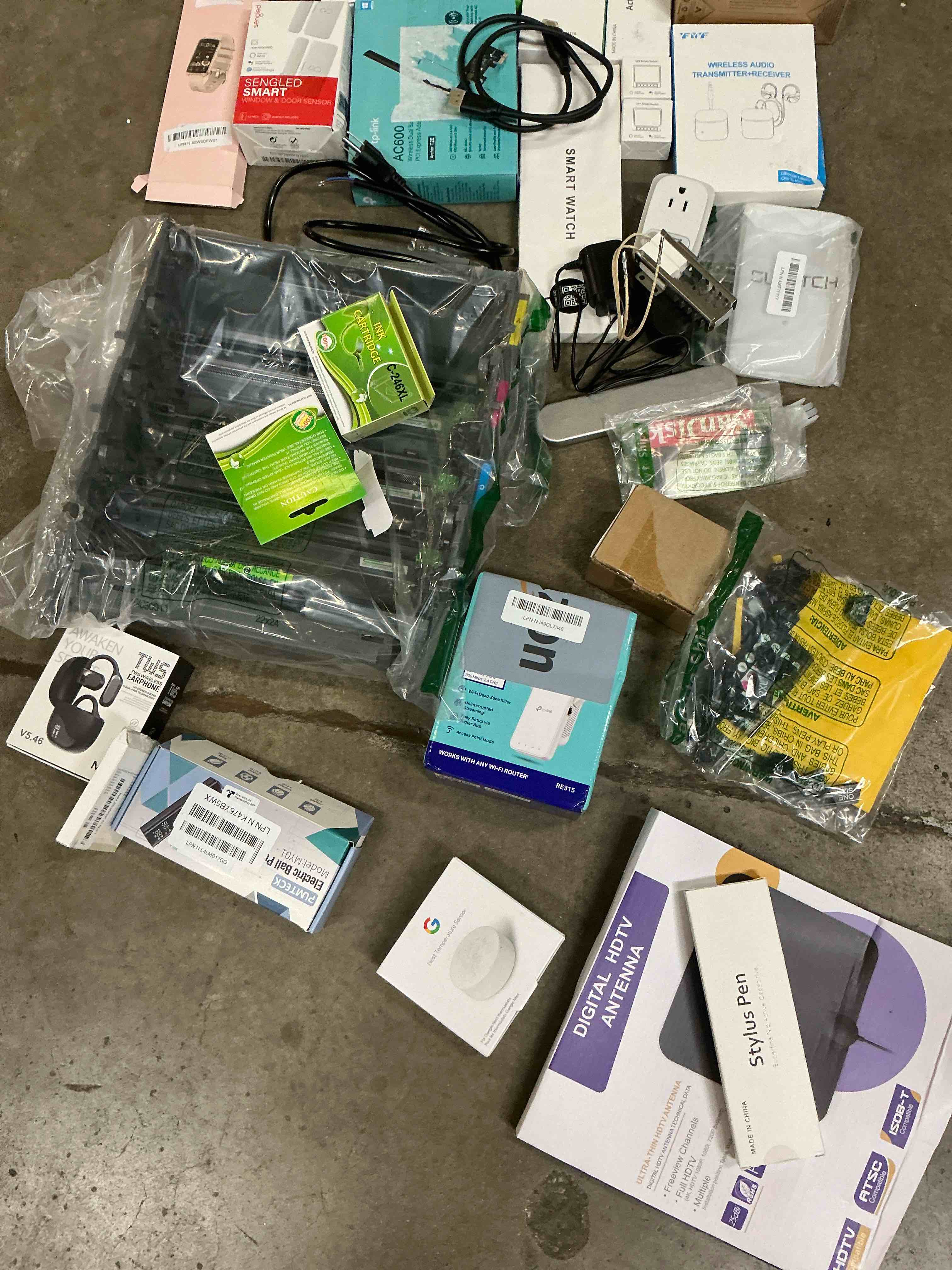 https://s3.amazonaws.com/lotting-images-prod/bidfta/TEA1425505_1744144672277.jpeg