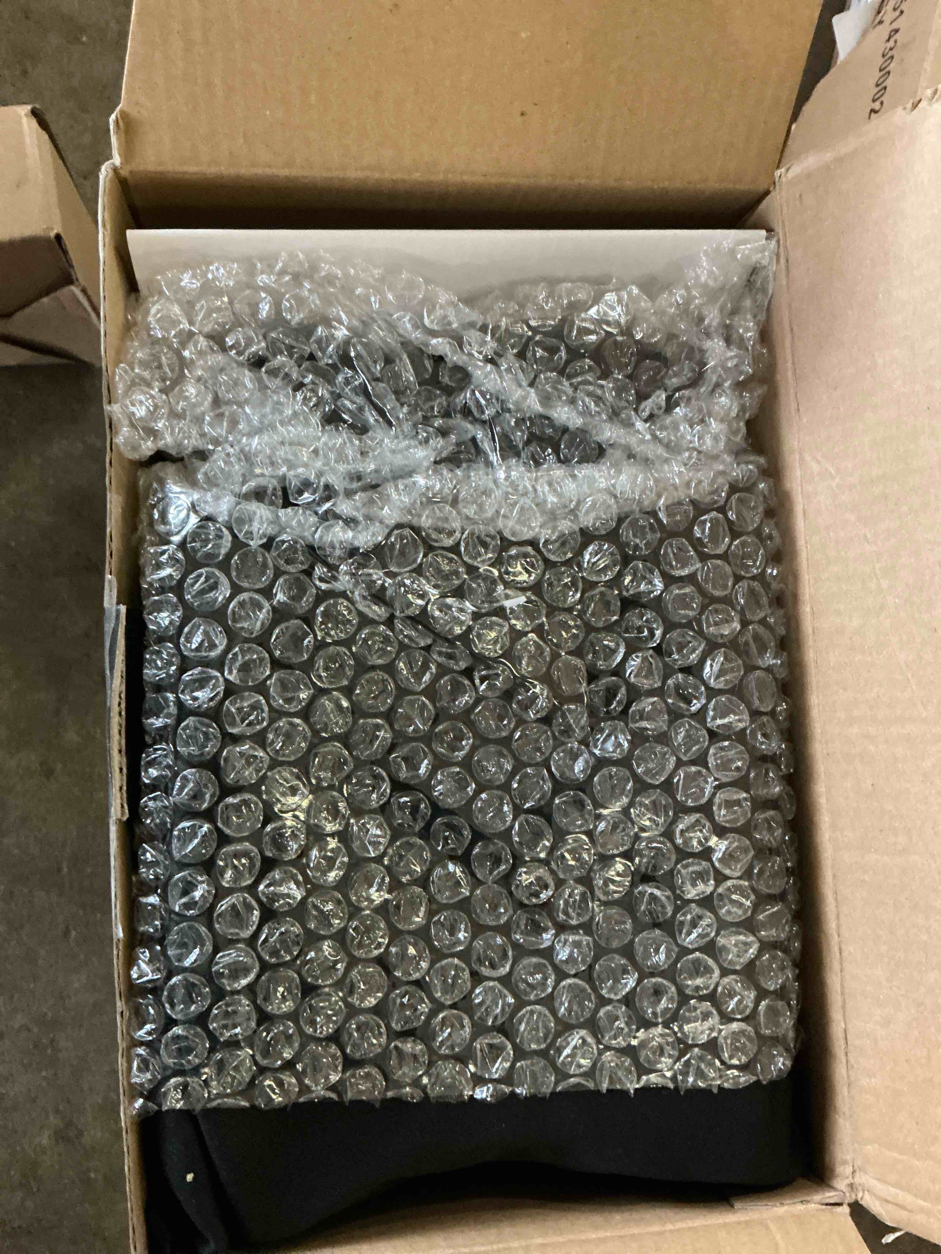 https://s3.amazonaws.com/lotting-images-prod/bidfta/TEA1425523_1744145360298.jpeg