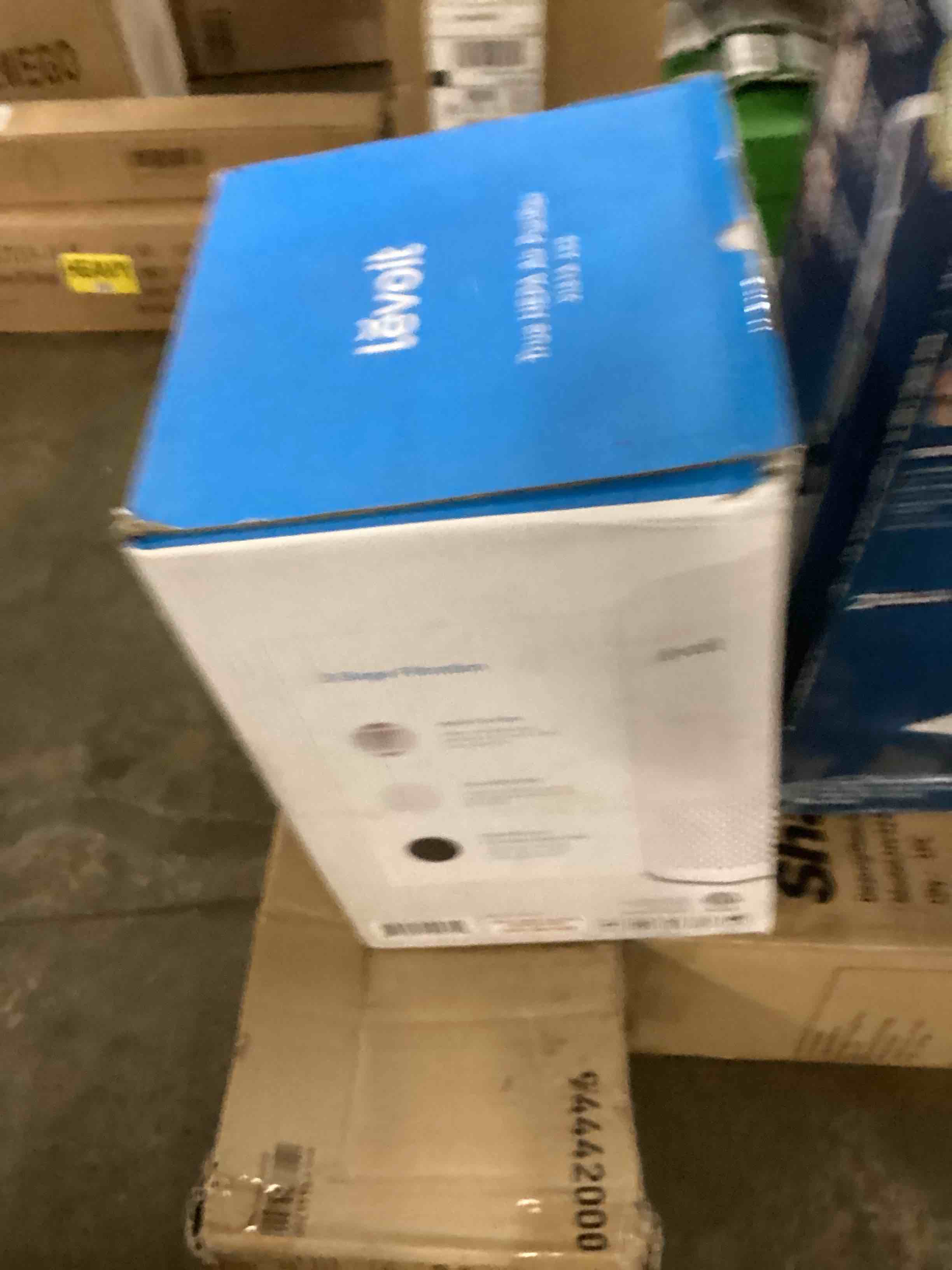 https://s3.amazonaws.com/lotting-images-prod/bidfta/TEA1425997_1746375382142.jpeg