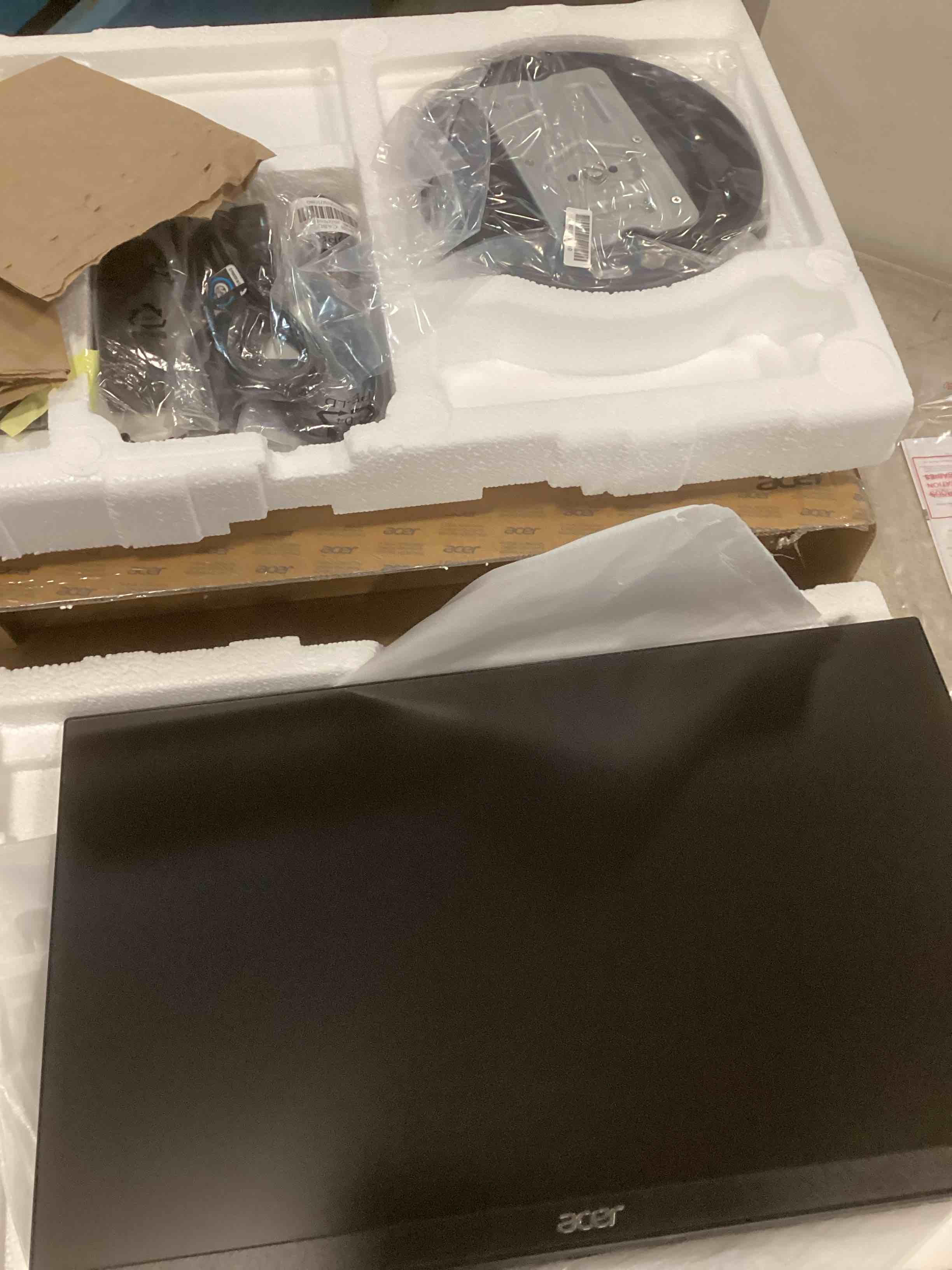 https://s3.amazonaws.com/lotting-images-prod/bidfta/TEA1426794_1743438465200.jpeg